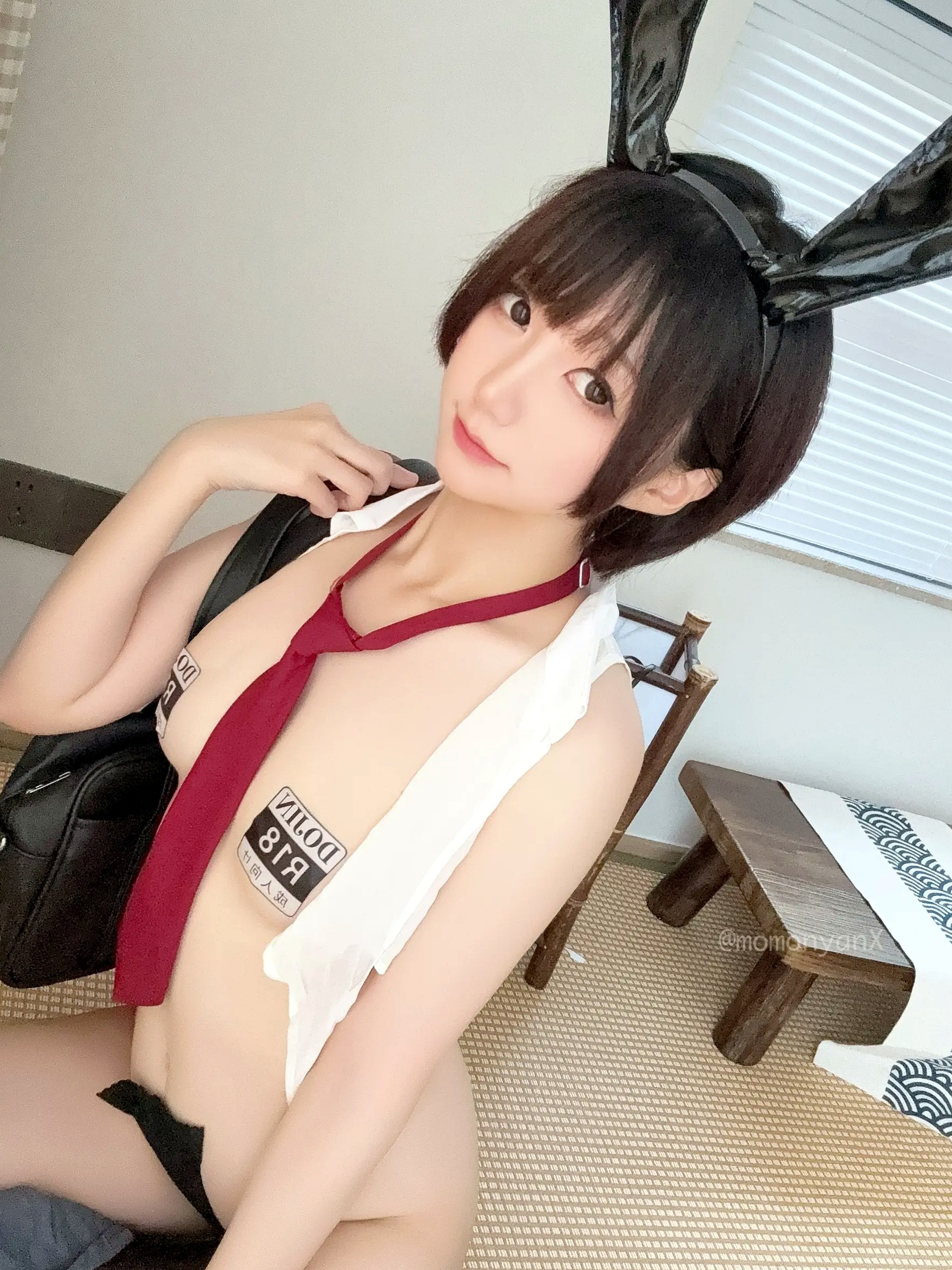 Gallery - NAGISA魔物喵[fantia]兔女郎JK制服诱惑，榻榻米室内私房大尺度写真，清纯甜美与性感反差[41P]私房照大尺度黑丝角色扮演制服 女神私房照_秀色女神 - image 19