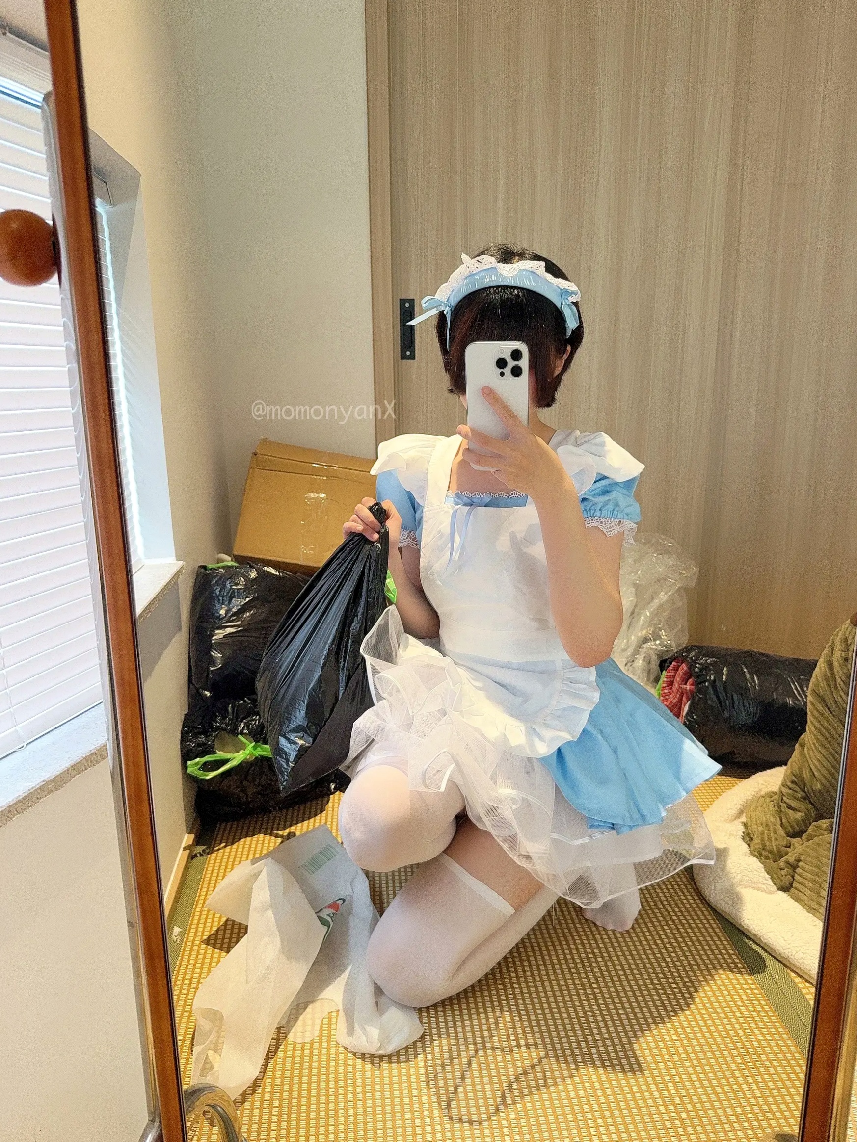 Gallery - NAGISA魔物喵Cosplay：垃圾屋清理中的软萌女仆，甜美俏皮与诱惑私房写真女仆角色扮演私房照诱惑大尺度 女神私房照_秀色女神 - image 2