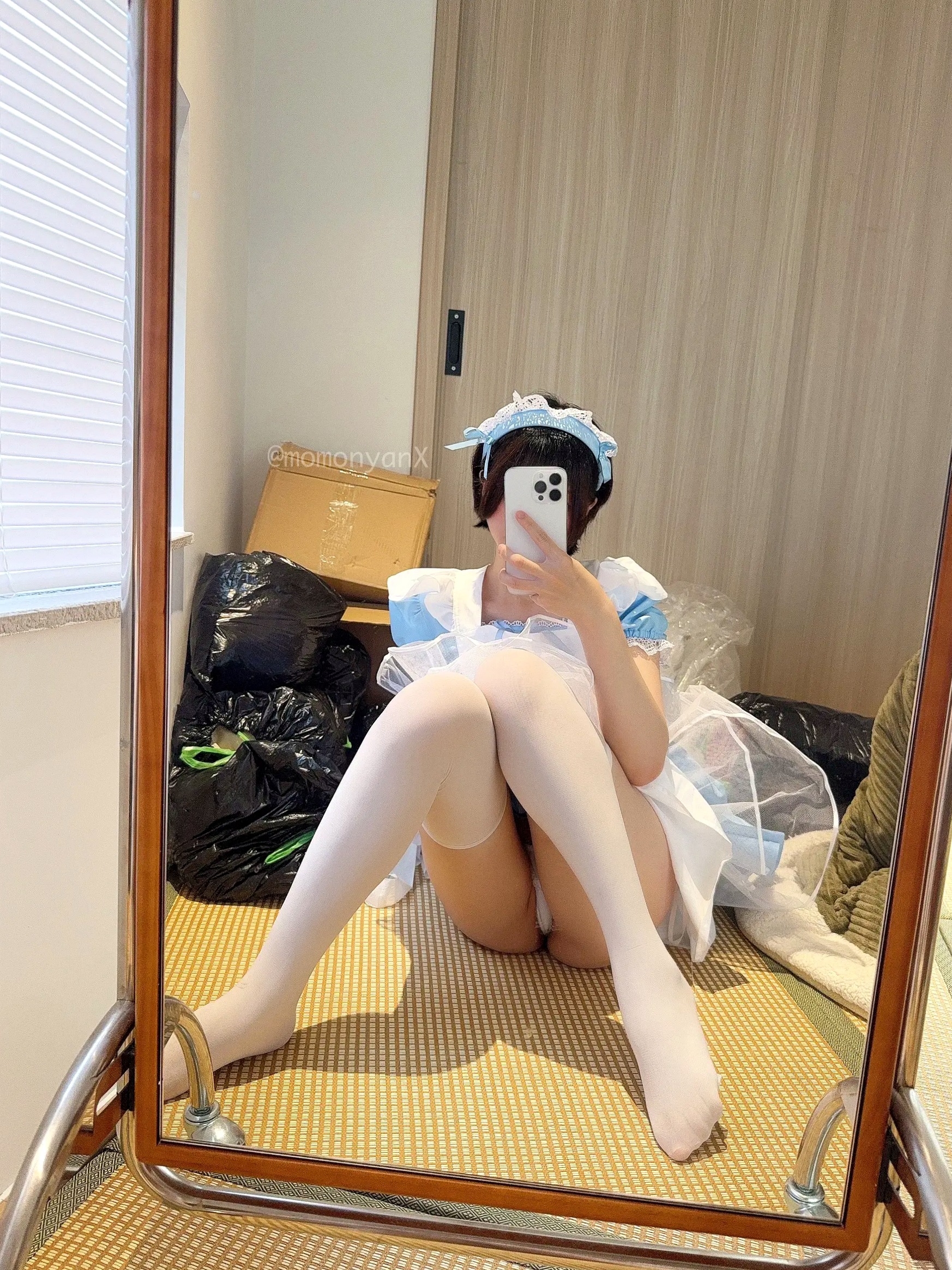 Gallery - NAGISA魔物喵Cosplay：垃圾屋清理中的软萌女仆，甜美俏皮与诱惑私房写真女仆角色扮演私房照诱惑大尺度 女神私房照_秀色女神 - image 10