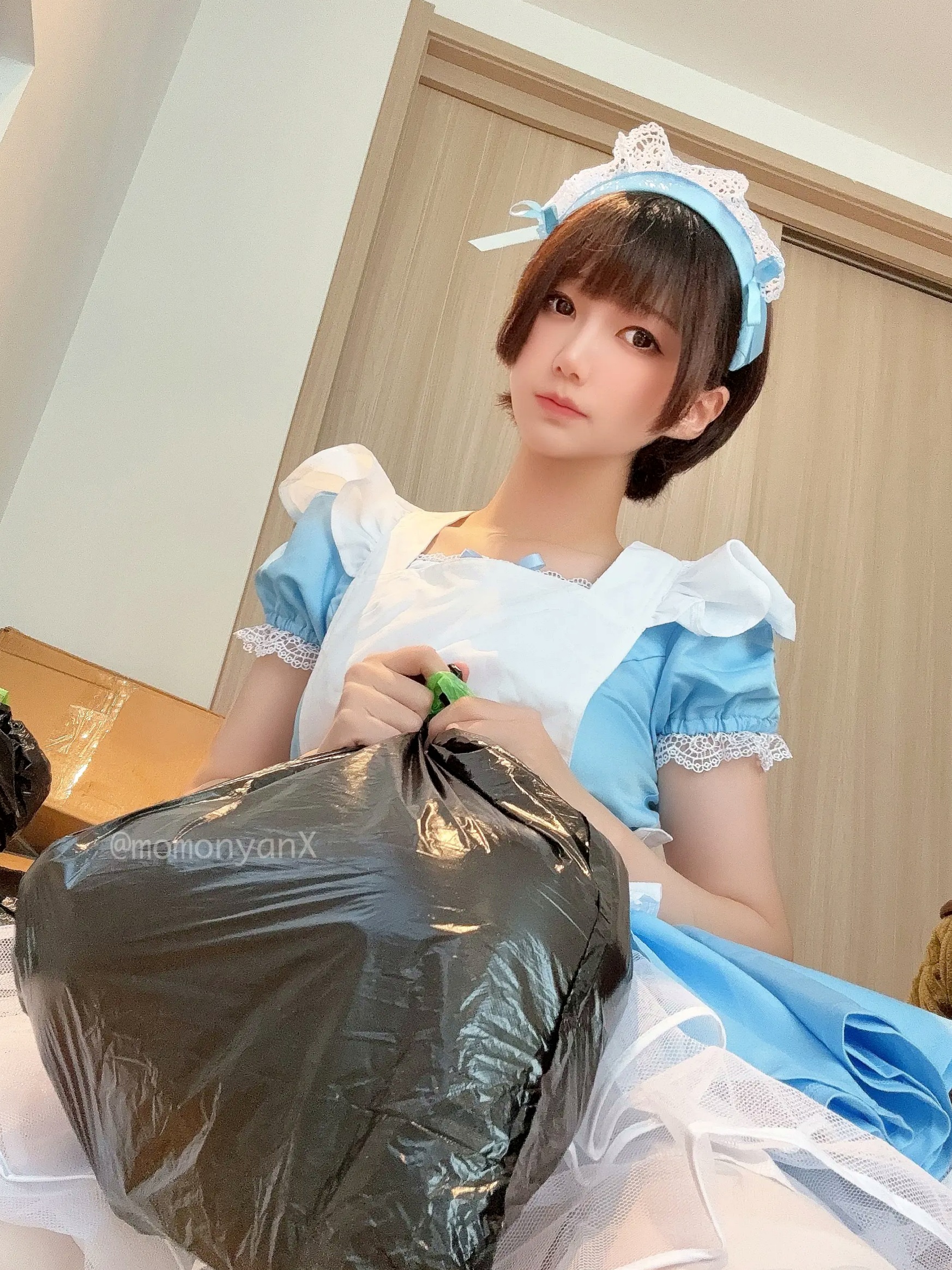 Gallery - NAGISA魔物喵Cosplay：垃圾屋清理中的软萌女仆，甜美俏皮与诱惑私房写真女仆角色扮演私房照诱惑大尺度 女神私房照_秀色女神 - image 41