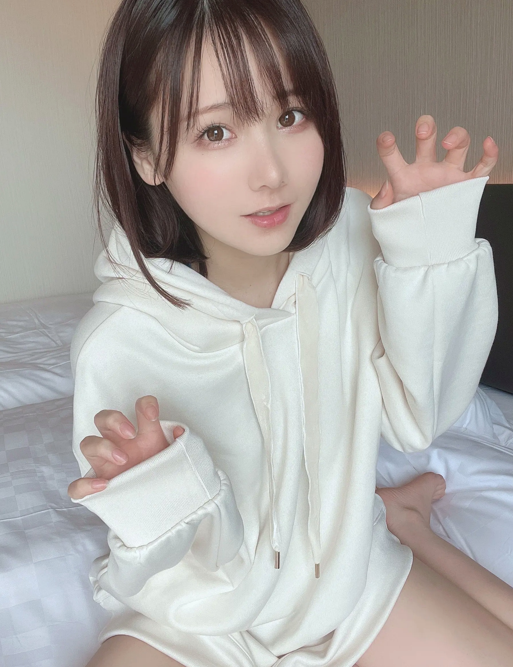 Gallery - けん研(けんけん)精选合集：清纯甜美私房日常与俏皮元气女仆装COSPLAY写真女仆角色扮演治愈系私房照萝莉 女神私房照_秀色女神 - image 31