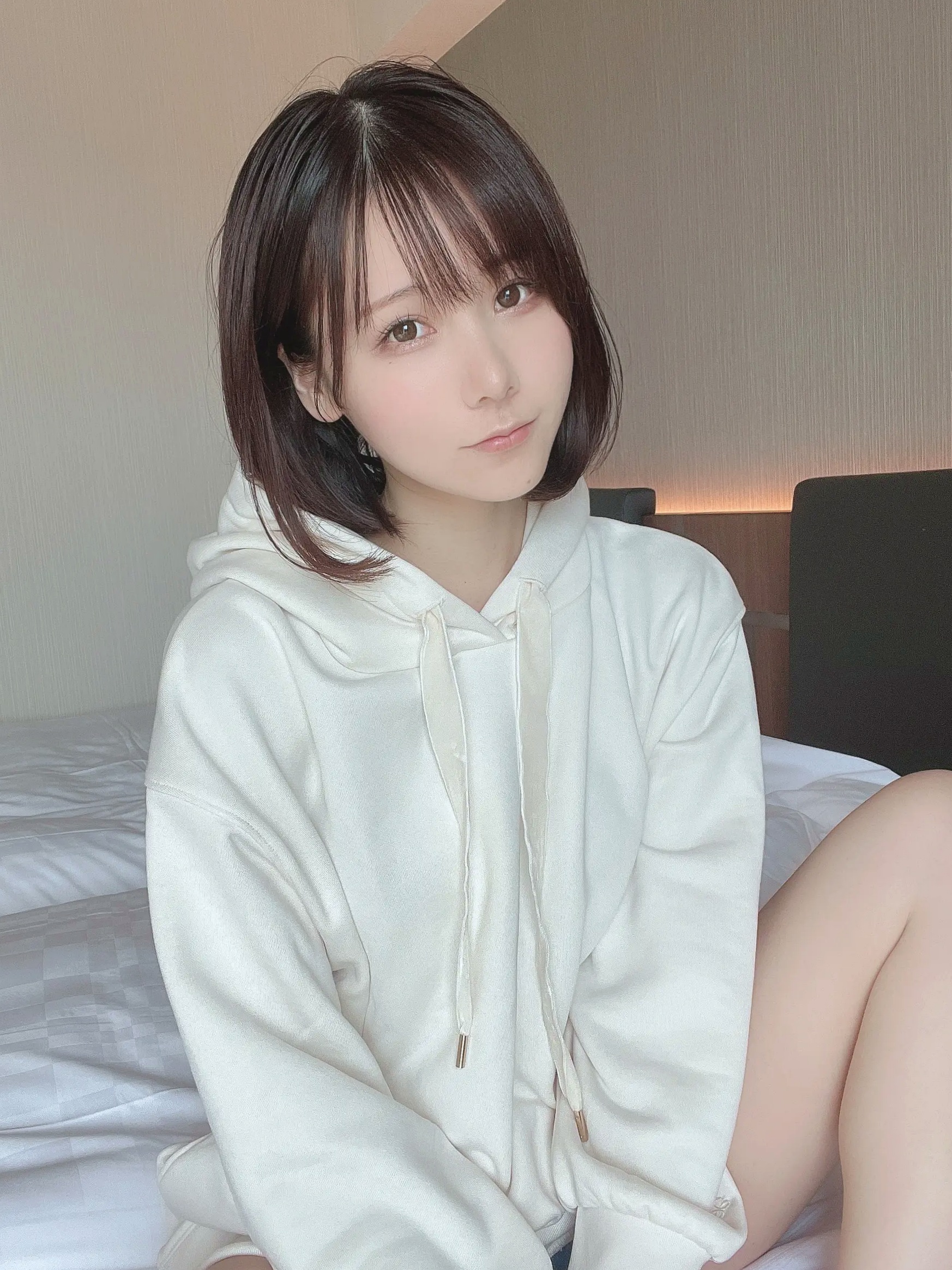 Gallery - けん研(けんけん)精选合集：清纯甜美私房日常与俏皮元气女仆装COSPLAY写真女仆角色扮演治愈系私房照萝莉 女神私房照_秀色女神 - image 32