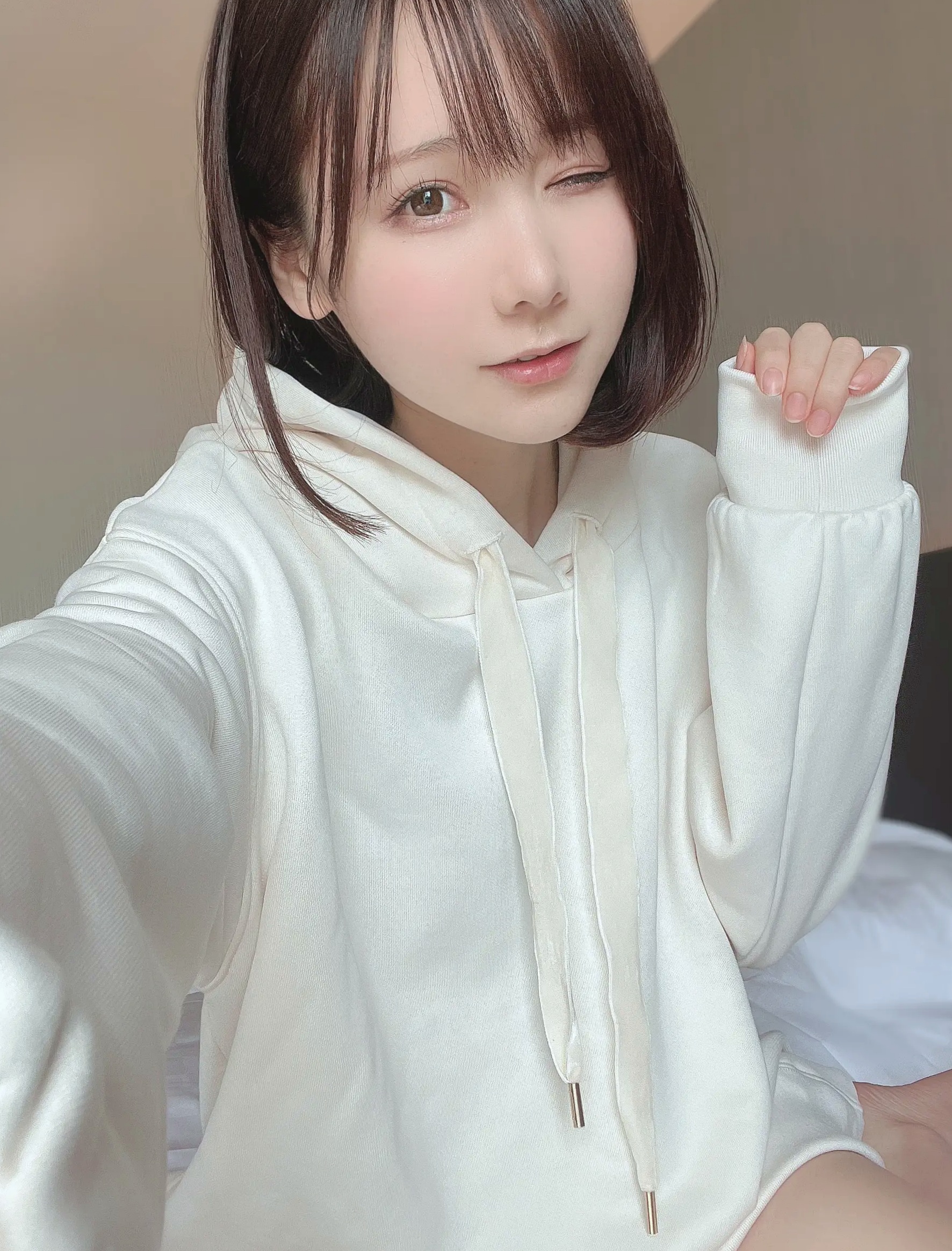 Gallery - けん研(けんけん)精选合集：清纯甜美私房日常与俏皮元气女仆装COSPLAY写真女仆角色扮演治愈系私房照萝莉 女神私房照_秀色女神 - image 33
