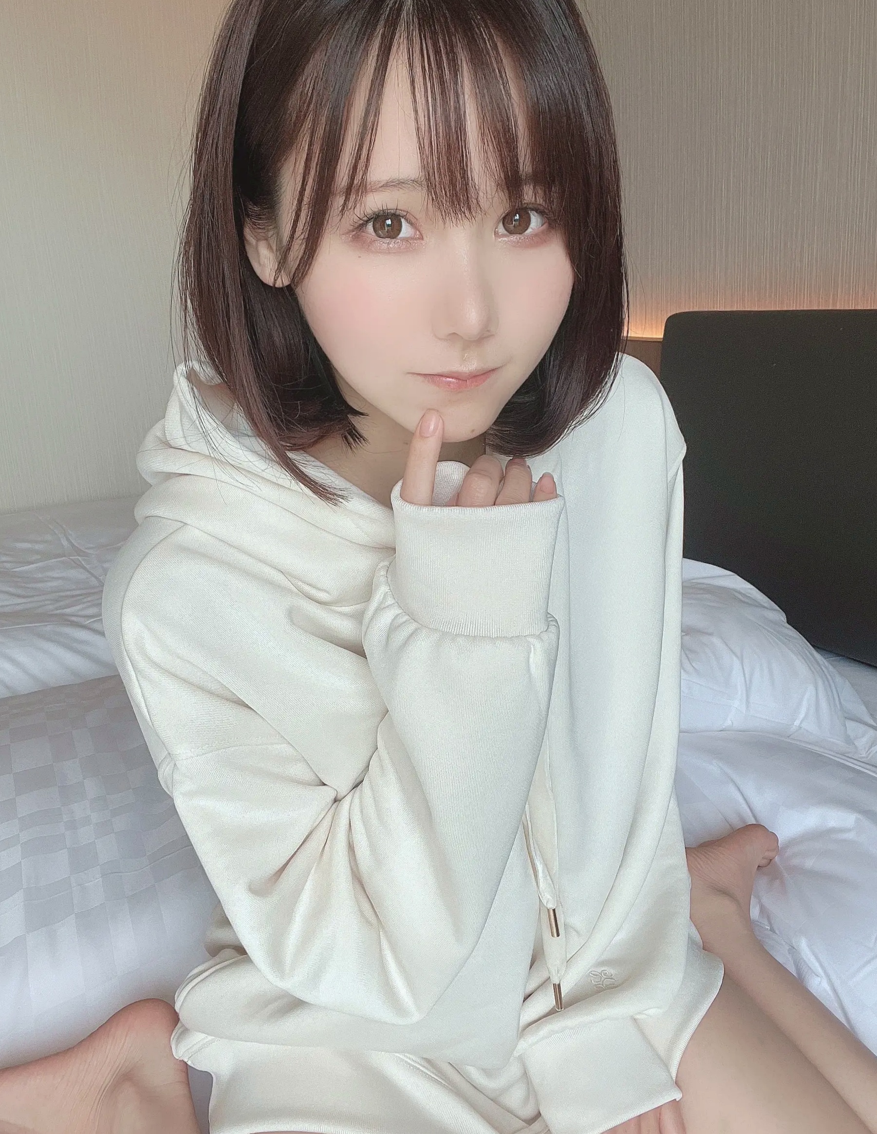 Gallery - けん研(けんけん)精选合集：清纯甜美私房日常与俏皮元气女仆装COSPLAY写真女仆角色扮演治愈系私房照萝莉 女神私房照_秀色女神 - image 35