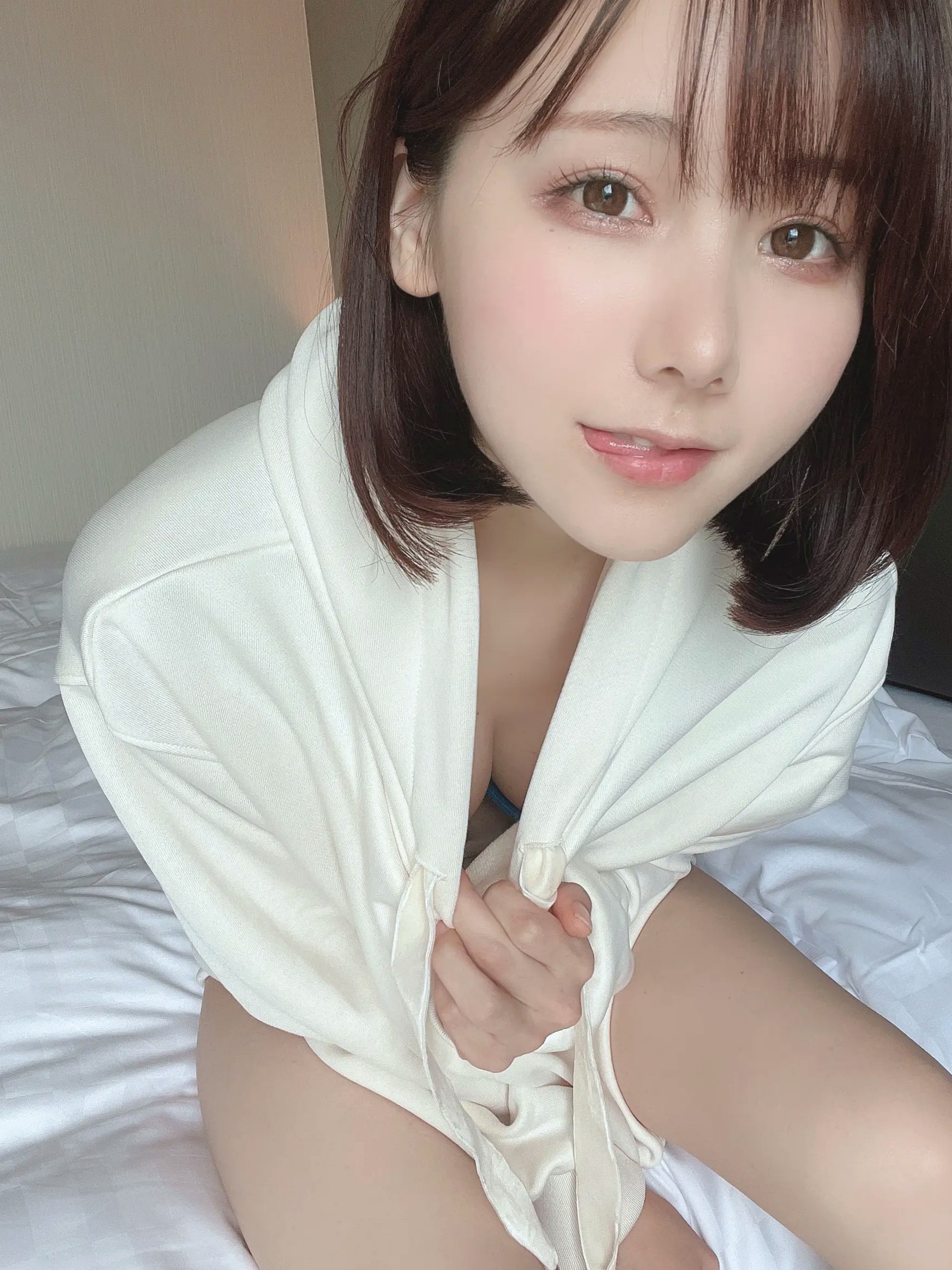 Gallery - けん研(けんけん)精选合集：清纯甜美私房日常与俏皮元气女仆装COSPLAY写真女仆角色扮演治愈系私房照萝莉 女神私房照_秀色女神 - image 42