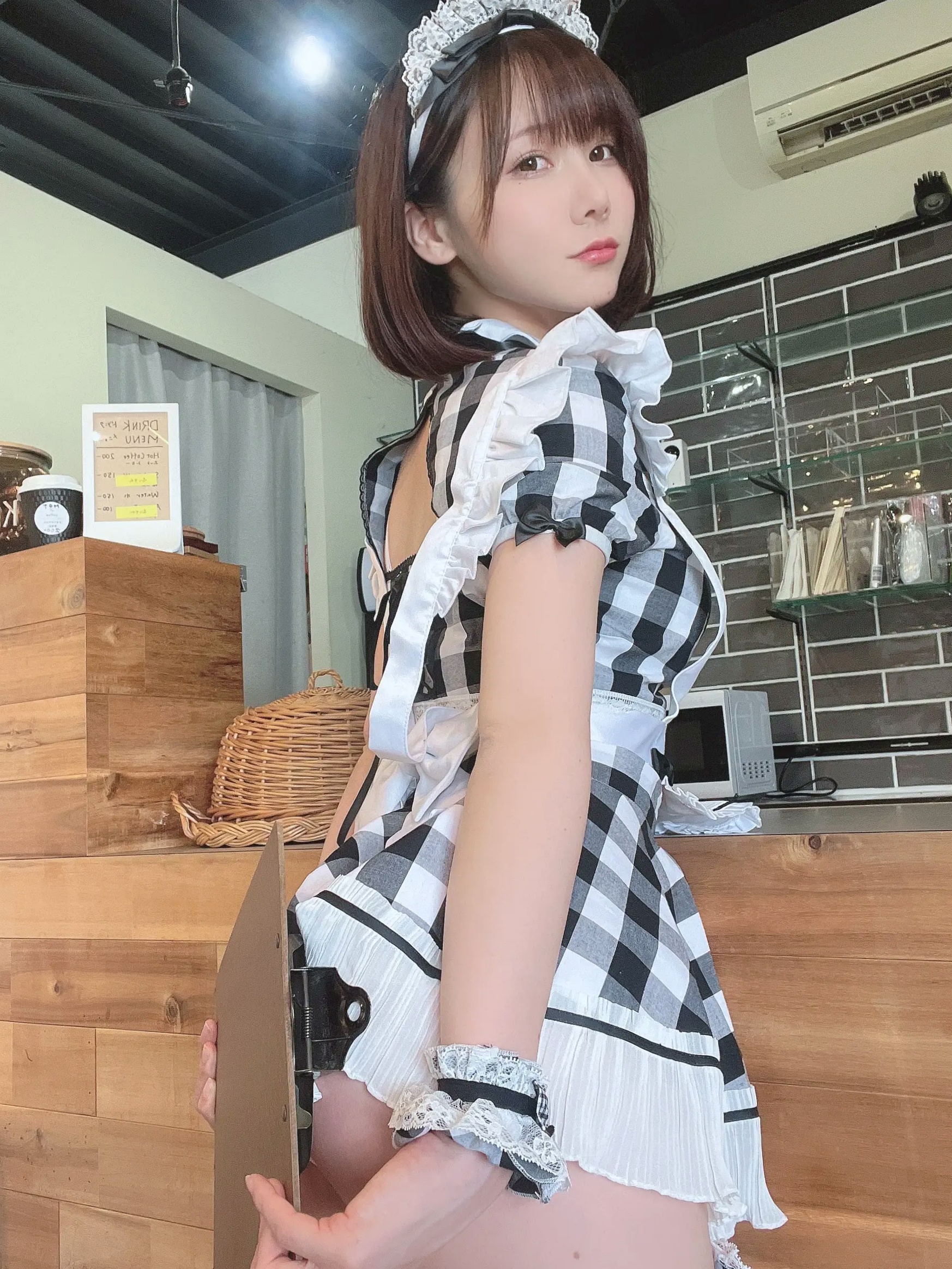 Gallery - けん研(けんけん)精选合集：清纯甜美私房日常与俏皮元气女仆装COSPLAY写真女仆角色扮演治愈系私房照萝莉 女神私房照_秀色女神 - image 60