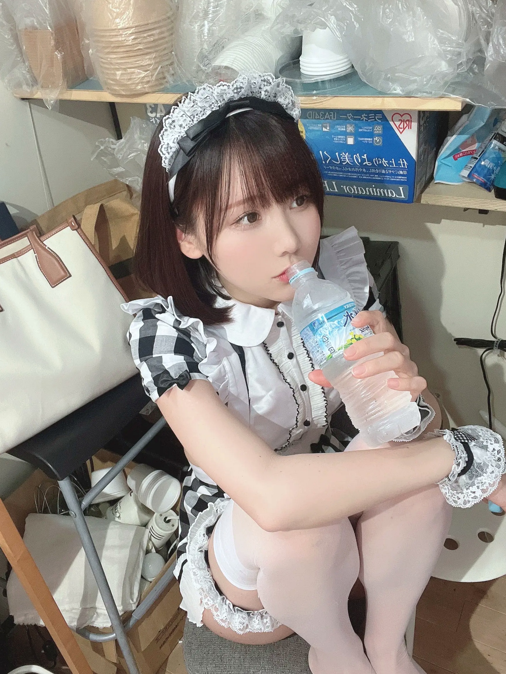 Gallery - けん研(けんけん)精选合集：清纯甜美私房日常与俏皮元气女仆装COSPLAY写真女仆角色扮演治愈系私房照萝莉 女神私房照_秀色女神 - image 77