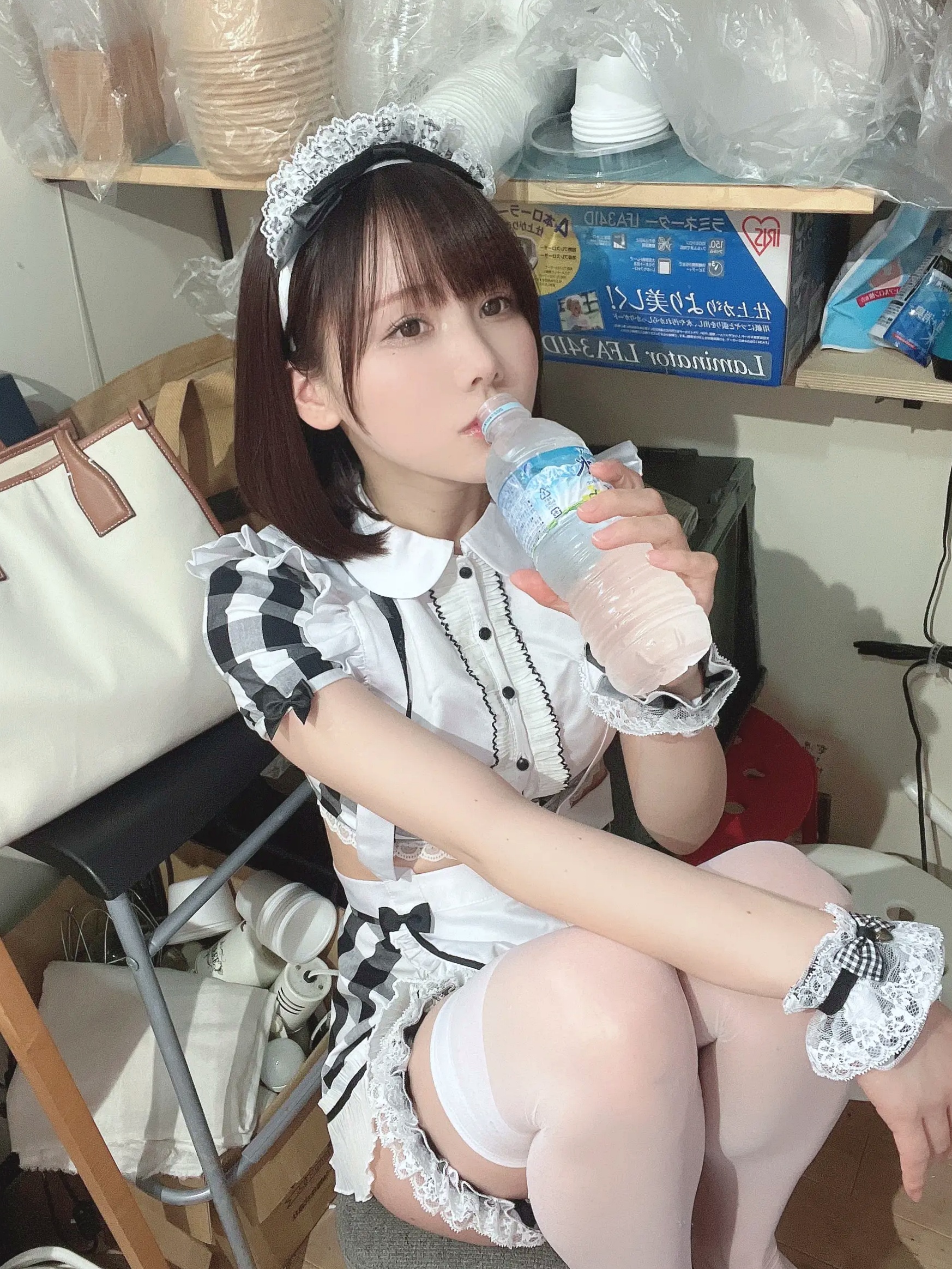 Gallery - けん研(けんけん)精选合集：清纯甜美私房日常与俏皮元气女仆装COSPLAY写真女仆角色扮演治愈系私房照萝莉 女神私房照_秀色女神 - image 78