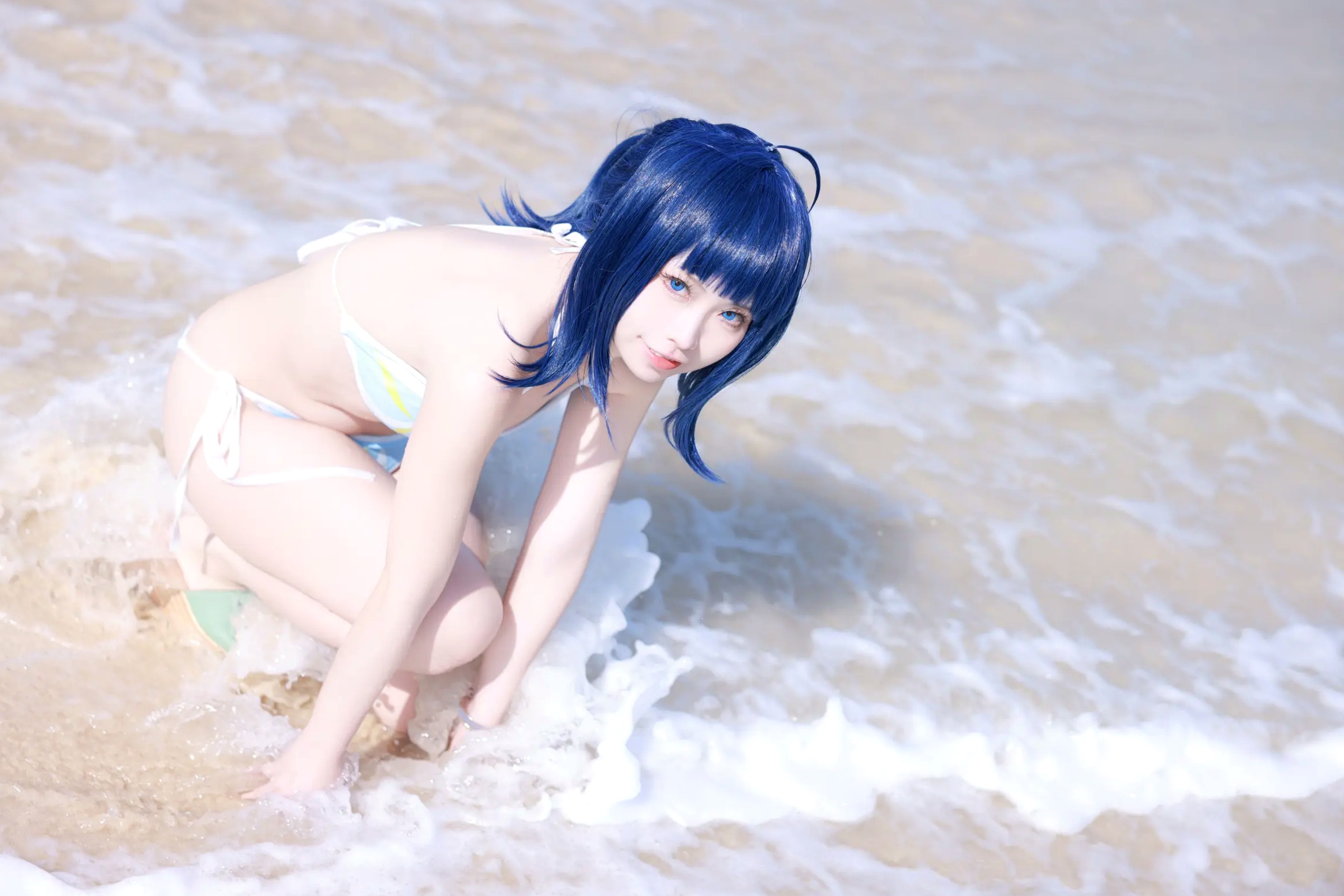 Gallery - G44不会受伤 - 八奈见杏菜 泳装 海滩外拍写真，清纯蓝发少女，高度还原漫展级COS [29P]角色扮演沙滩萌系清新比基尼 女神私房照_秀色女神 - image 8