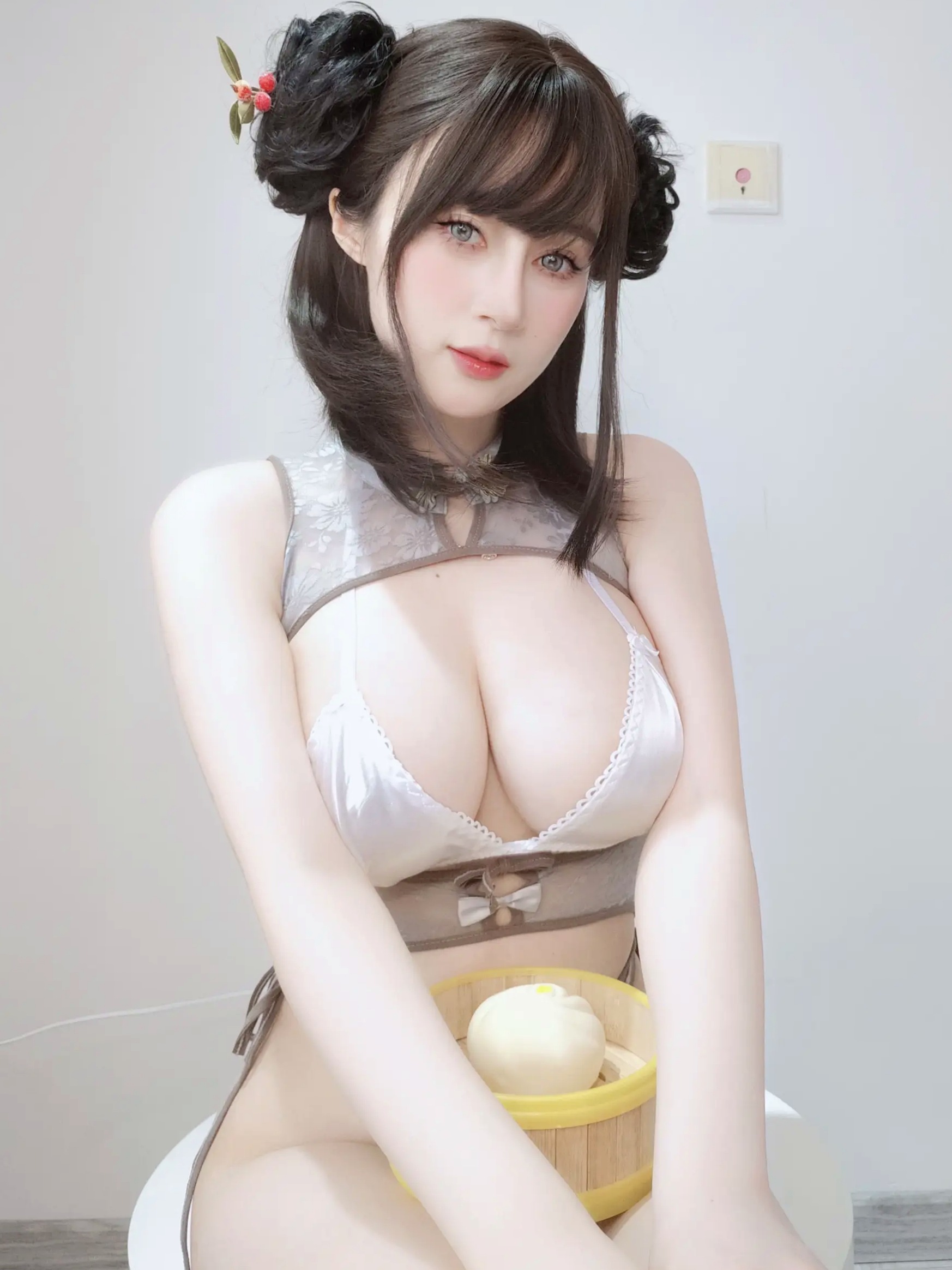 Gallery - 白银[fantia] 2024.10 中華娘系列：精致妆容与性感镂空旗袍诱惑，演绎别样二次元角色扮演私房摄影角色扮演性感诱惑私房照 女神私房照_秀色女神 - image 61