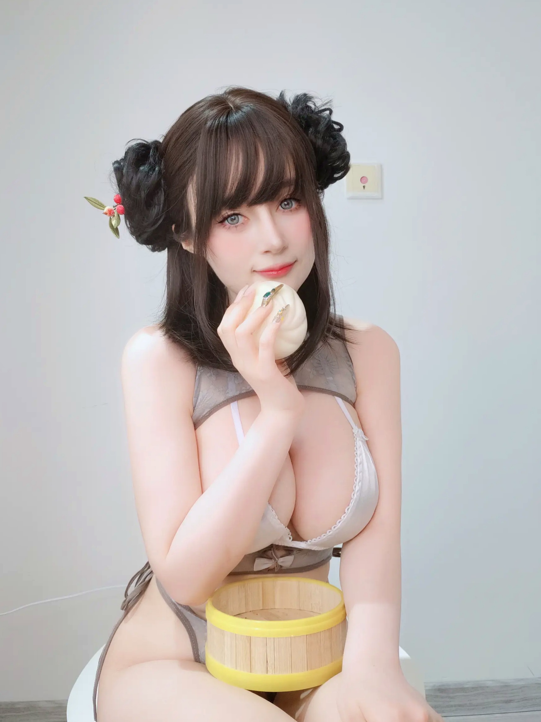Gallery - 白银[fantia] 2024.10 中華娘系列：精致妆容与性感镂空旗袍诱惑，演绎别样二次元角色扮演私房摄影角色扮演性感诱惑私房照 女神私房照_秀色女神 - image 68