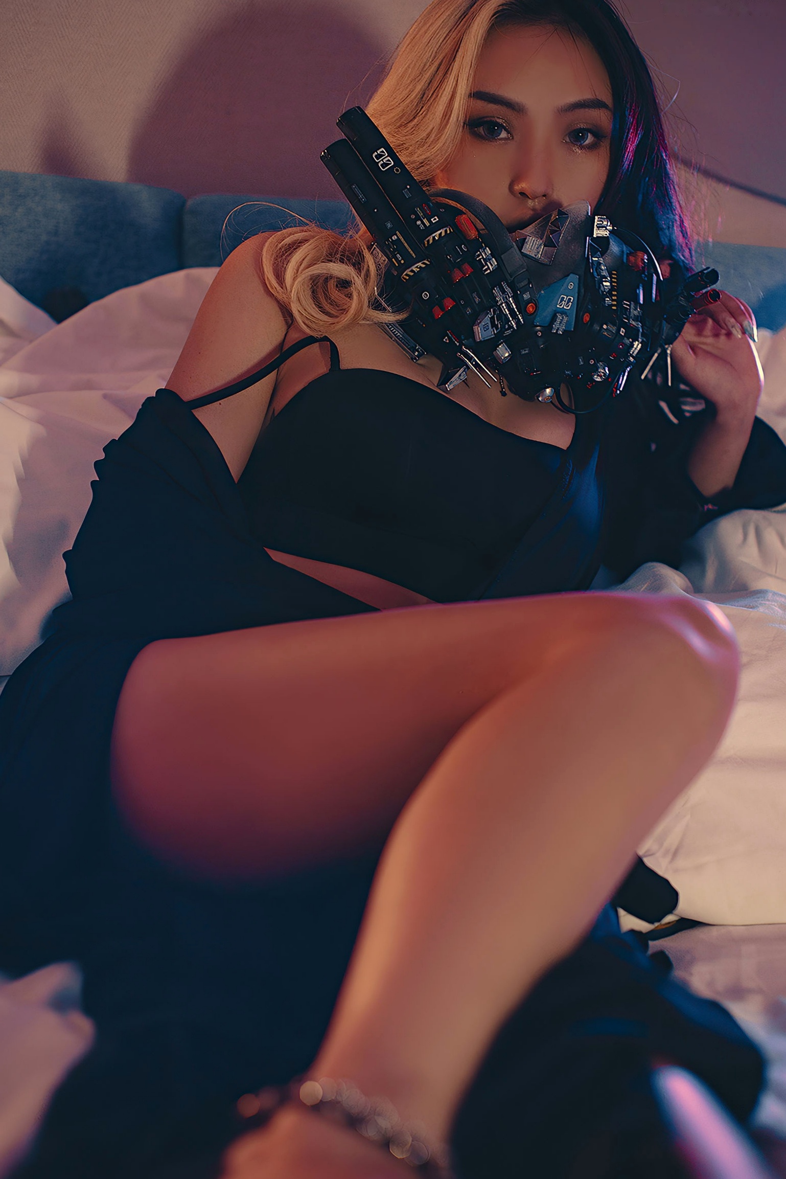 Gallery - YouMi尤蜜-丰臣羽立《辑风女特警》赛博朋克机能风写真，科技感LED面具搭配黑色吊带，冷艳性感私房视觉大片尤蜜荟 - Chiness Model 性感私房照冷艳诱惑 女神私房照_秀色女神 - image 16