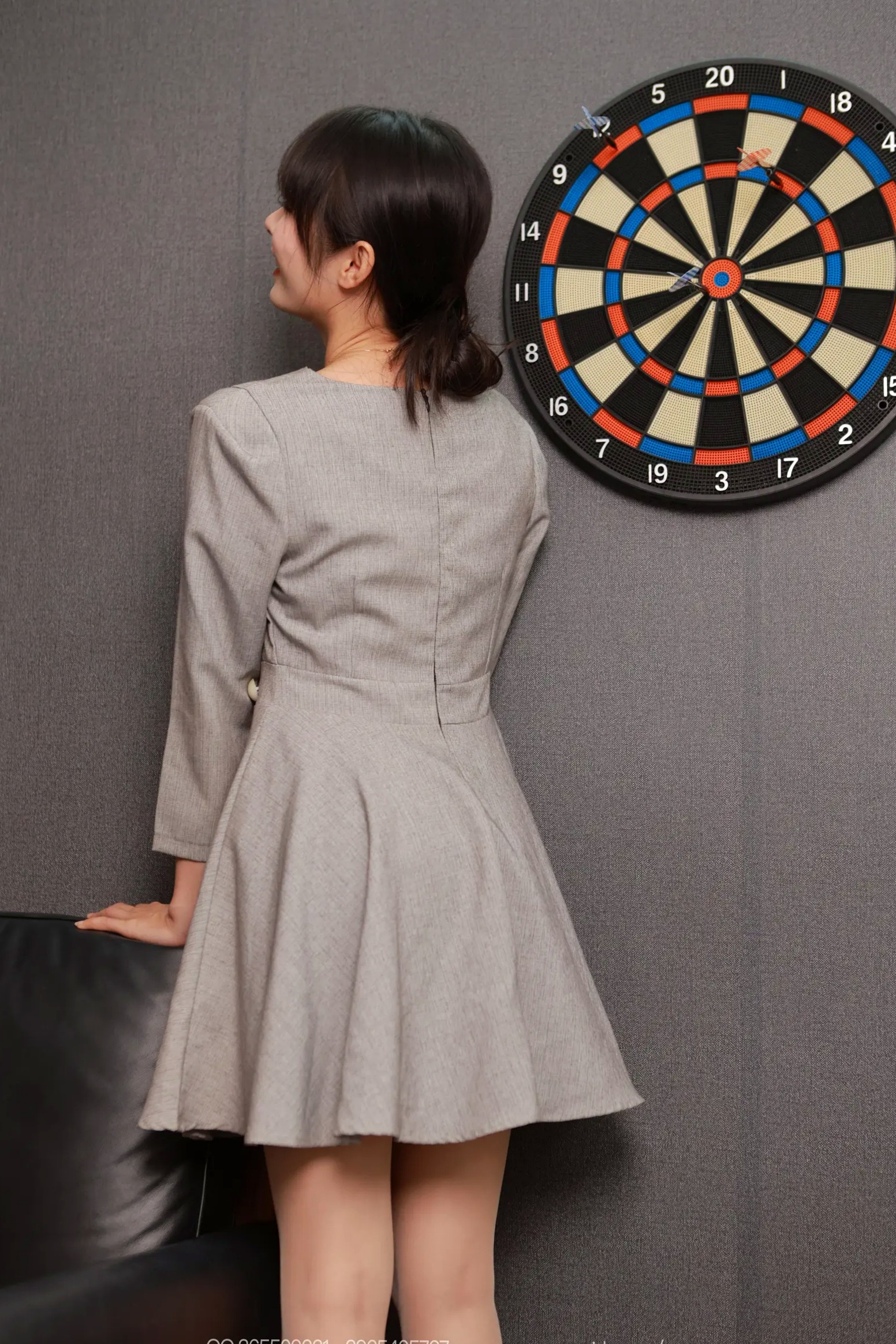 Gallery - IESS异思趣向 - Chiness Model  小金《曼妙小脚》 职场OL风丝袜美腿配黑高跟，极致优雅私房摄影爱蜜社 - Honey Club 丝袜美腿私房照性感 女神私房照_秀色女神 - image 5