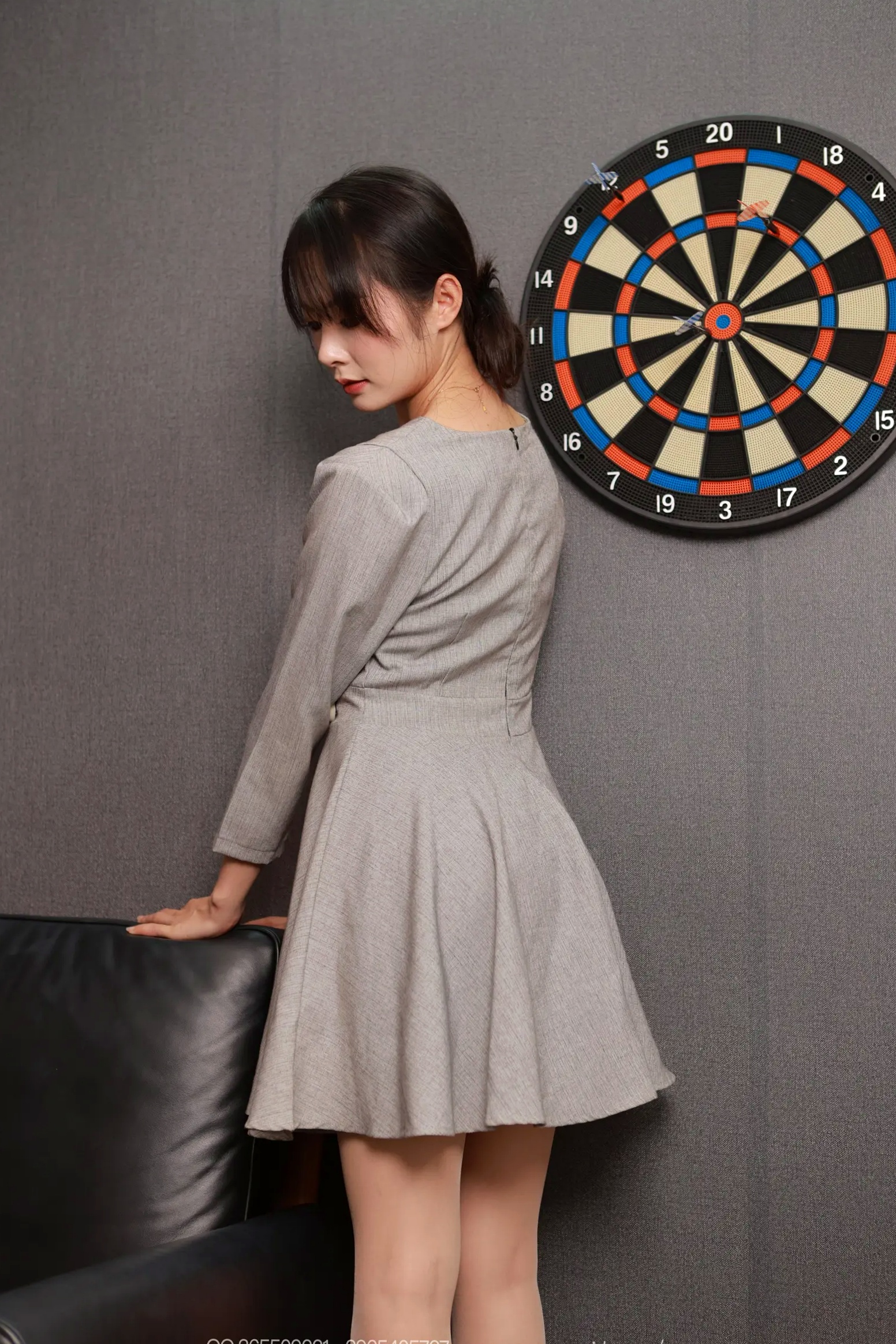 Gallery - IESS异思趣向 - Chiness Model  小金《曼妙小脚》 职场OL风丝袜美腿配黑高跟，极致优雅私房摄影爱蜜社 - Honey Club 丝袜美腿私房照性感 女神私房照_秀色女神 - image 6