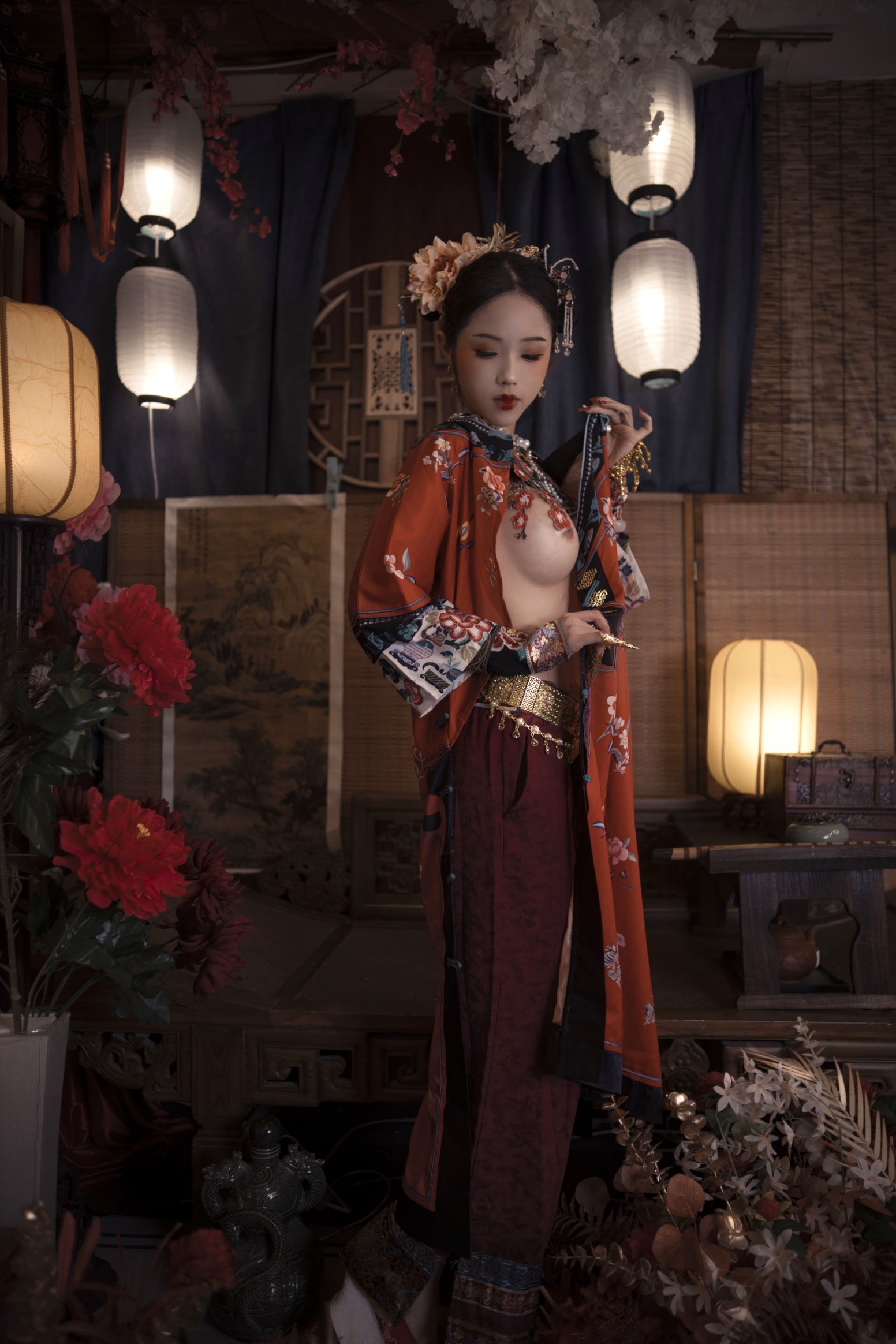 Gallery - 钛合金TiTi古风私房大尺度写真，唯美满清服饰诱惑，古典韵味十足的性感宫廷夜色性感诱惑大尺度私房照 女神私房照_秀色女神 - image 7