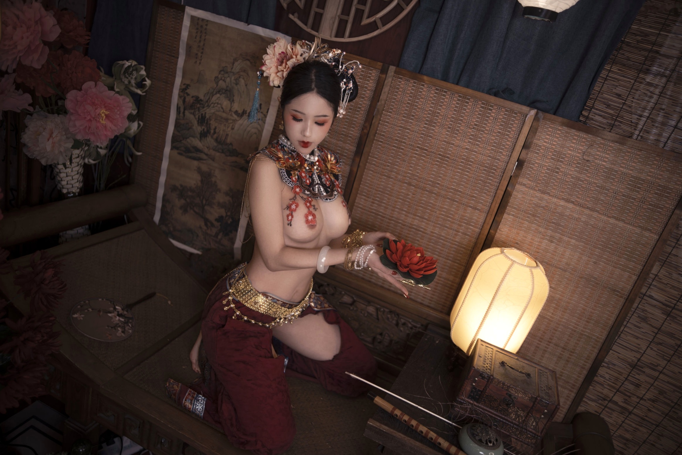 Gallery - 钛合金TiTi古风私房大尺度写真，唯美满清服饰诱惑，古典韵味十足的性感宫廷夜色性感诱惑大尺度私房照 女神私房照_秀色女神 - image 31