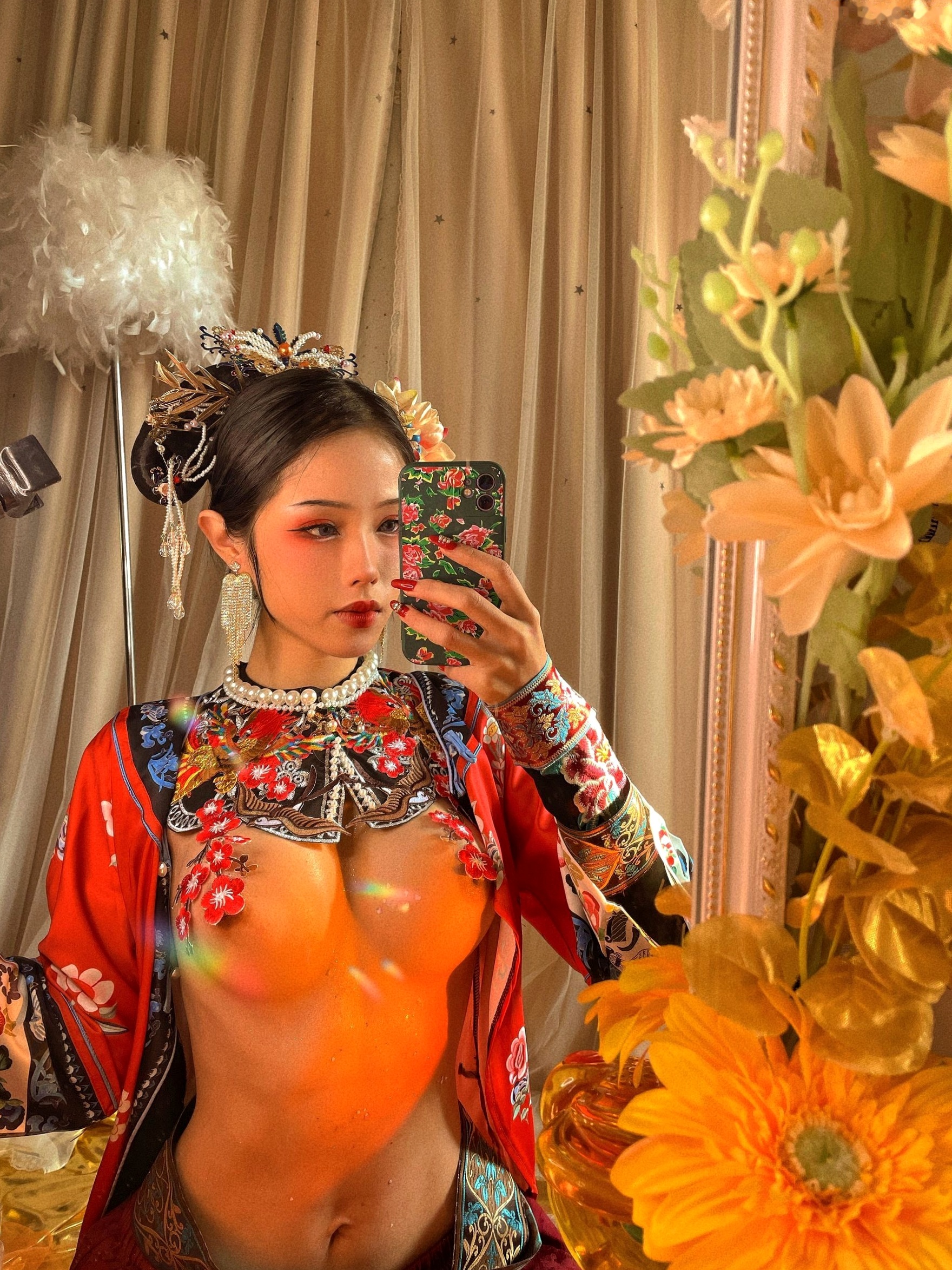 Gallery - 钛合金TiTi古风私房大尺度写真，唯美满清服饰诱惑，古典韵味十足的性感宫廷夜色性感诱惑大尺度私房照 女神私房照_秀色女神 - image 56