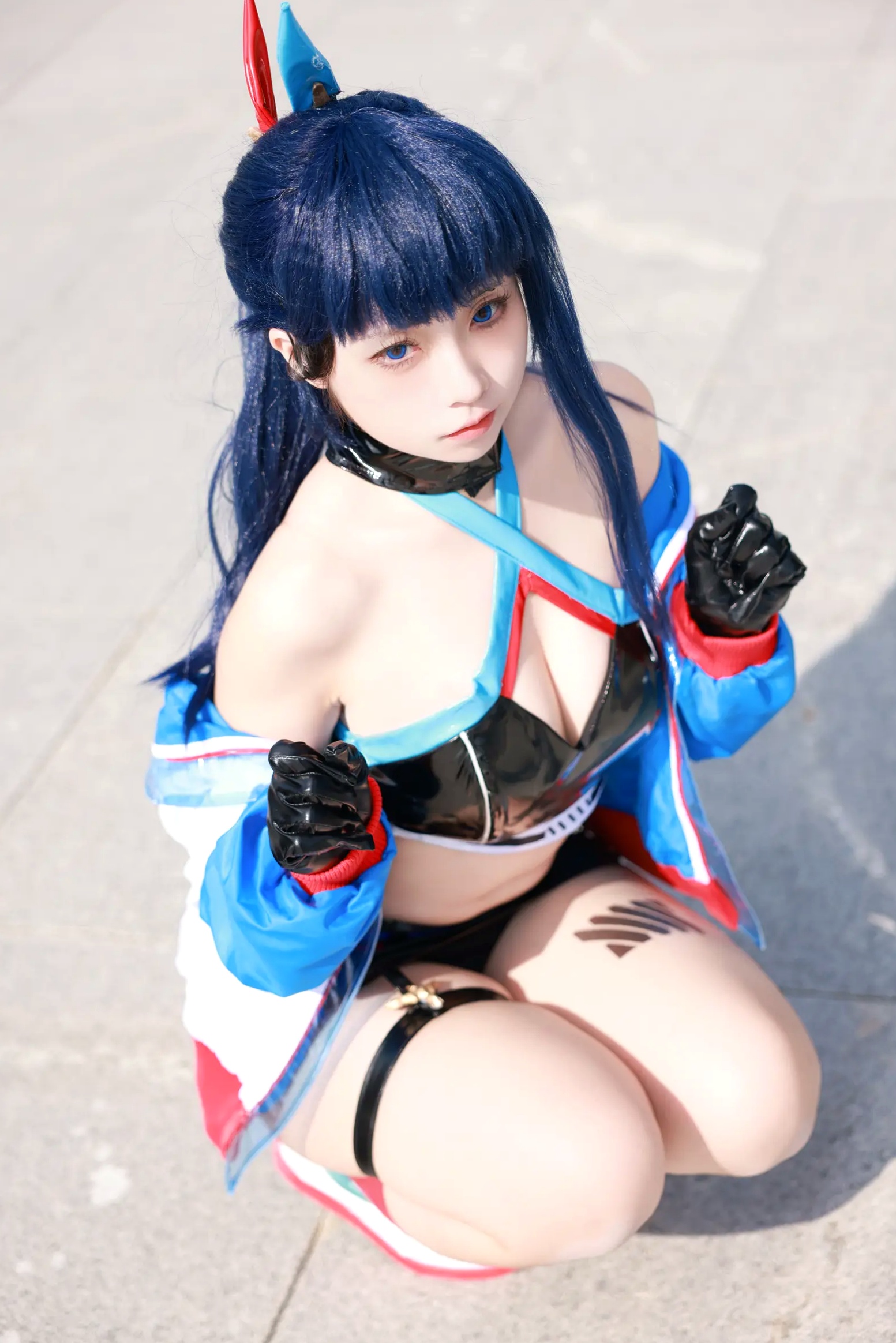 Gallery - G44不会受伤 - 宝多六花高清COS：蓝天户外系极品角色扮演，超短裙展现极致曼妙曲线，清冷美艳制服写真角色扮演制服性感户外美腿 女神私房照_秀色女神 - image 21