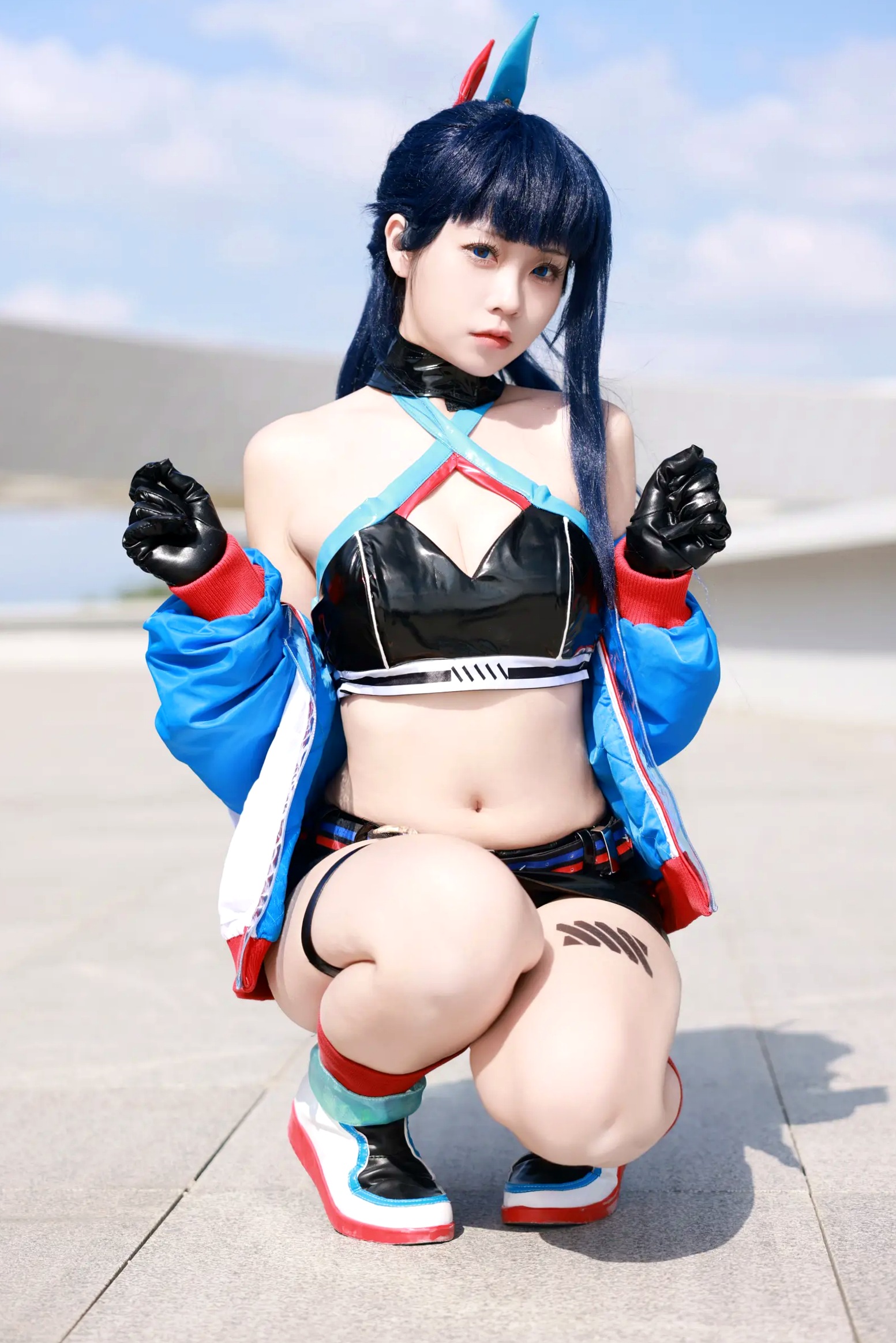 Gallery - G44不会受伤 - 宝多六花高清COS：蓝天户外系极品角色扮演，超短裙展现极致曼妙曲线，清冷美艳制服写真角色扮演制服性感户外美腿 女神私房照_秀色女神 - image 22