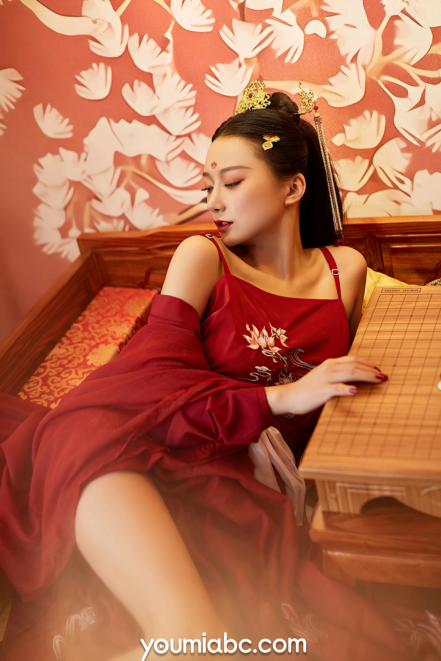 Gallery - YouMi尤蜜-何嘉颖-《盛世红颜》古风私房写真，红衣绝色美女对弈尽显性感冷艳气质尤蜜荟 - Chiness Model 私房照性感冷艳诱惑 女神私房照_秀色女神 - image 5