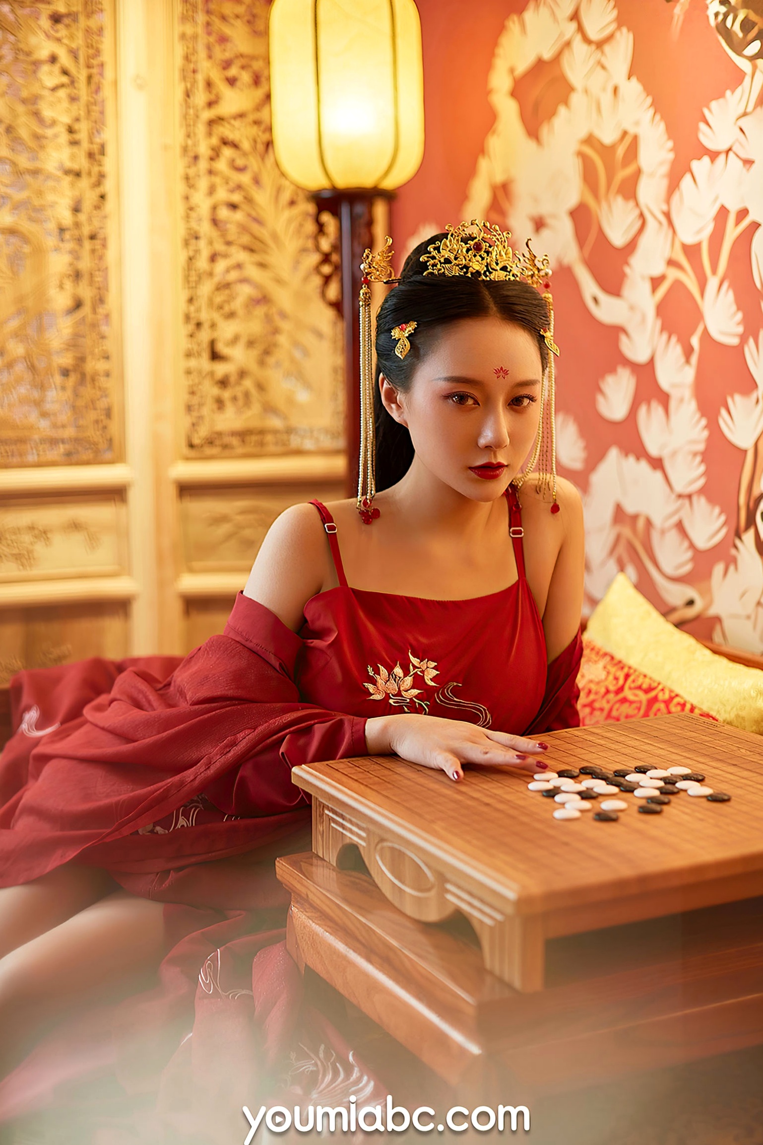 Gallery - YouMi尤蜜-何嘉颖-《盛世红颜》古风私房写真，红衣绝色美女对弈尽显性感冷艳气质尤蜜荟 - Chiness Model 私房照性感冷艳诱惑 女神私房照_秀色女神 - image 6