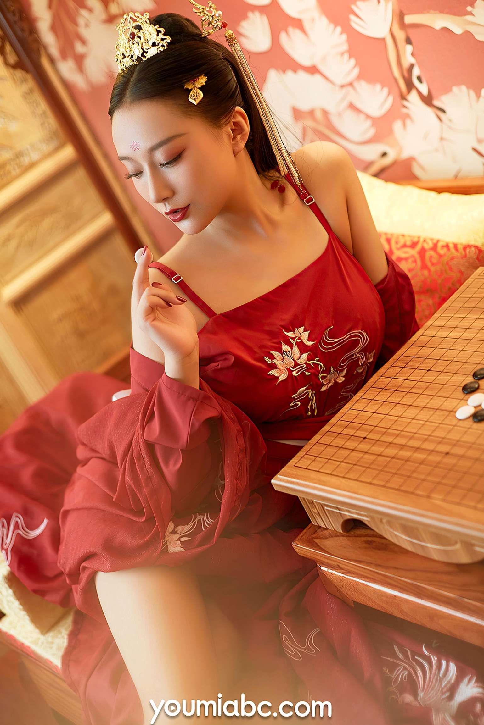 Gallery - YouMi尤蜜-何嘉颖-《盛世红颜》古风私房写真，红衣绝色美女对弈尽显性感冷艳气质尤蜜荟 - Chiness Model 私房照性感冷艳诱惑 女神私房照_秀色女神 - image 7