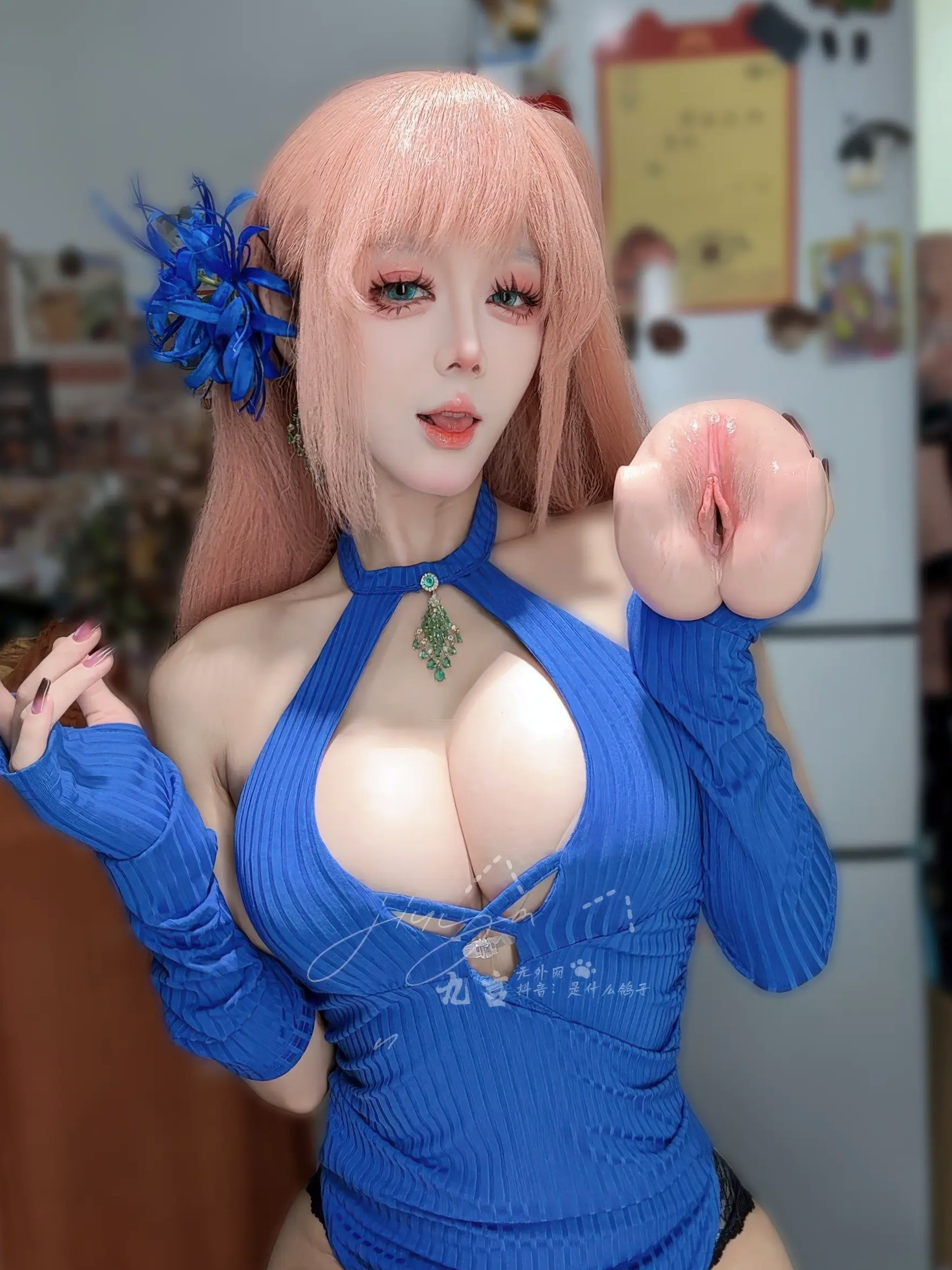 Gallery - 九言 惑：蓝发动漫风cosplay写真，精致真人芭比与极致诱惑曲线角色扮演诱惑私房照大尺度 女神私房照_秀色女神 - image 1