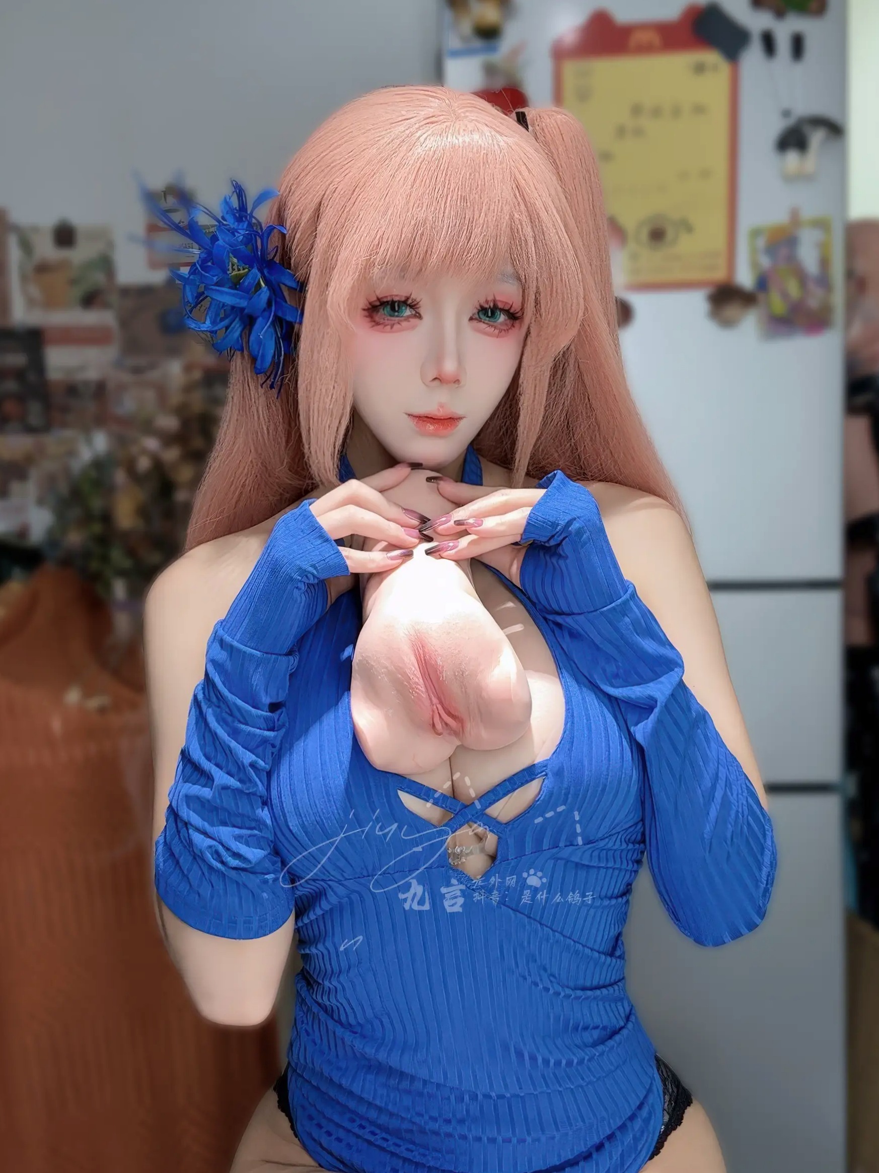 Gallery - 九言 惑：蓝发动漫风cosplay写真，精致真人芭比与极致诱惑曲线角色扮演诱惑私房照大尺度 女神私房照_秀色女神 - image 3