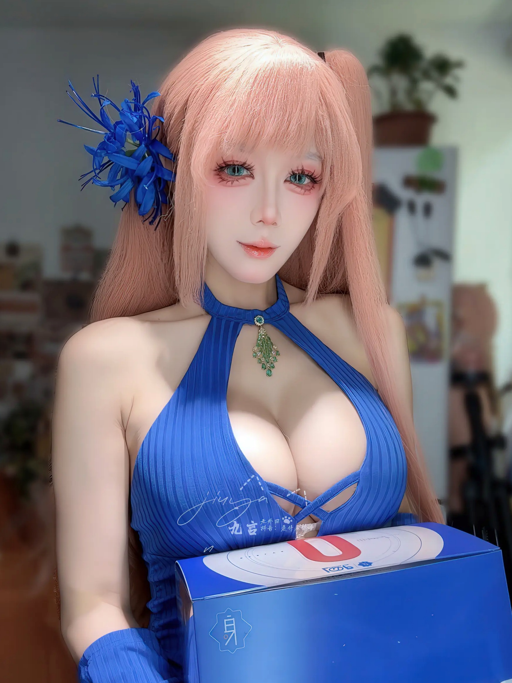 Gallery - 九言 惑：蓝发动漫风cosplay写真，精致真人芭比与极致诱惑曲线角色扮演诱惑私房照大尺度 女神私房照_秀色女神 - image 6