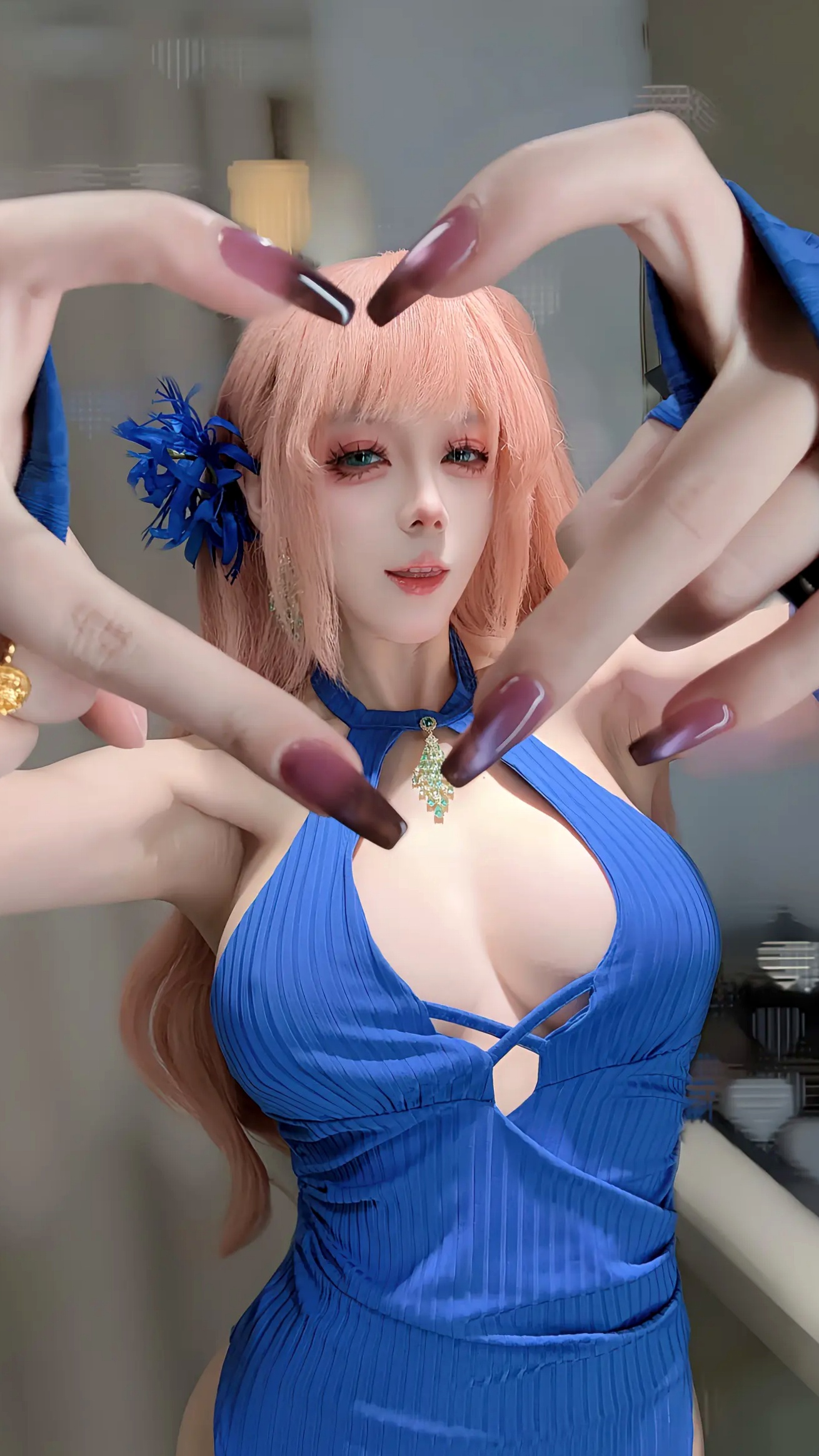 Gallery - 九言 惑：蓝发动漫风cosplay写真，精致真人芭比与极致诱惑曲线角色扮演诱惑私房照大尺度 女神私房照_秀色女神 - image 38
