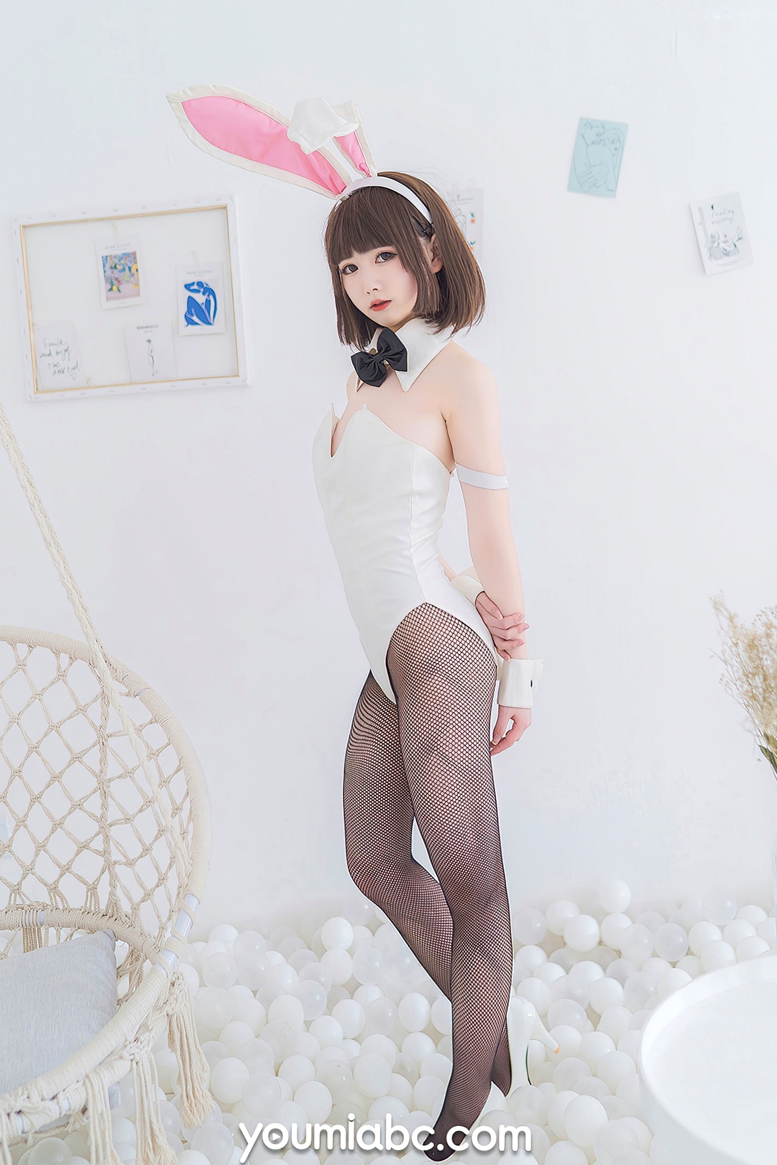 Gallery - YouMi尤蜜-向小圆《兔女郎加藤惠》纯欲风室内私房照，白嫩肤色搭配黑色网袜，清新治愈系角色扮演COS精选写真尤蜜荟 - Chiness Model 角色扮演萌系清纯私房照性感 女神私房照_秀色女神 - image 11