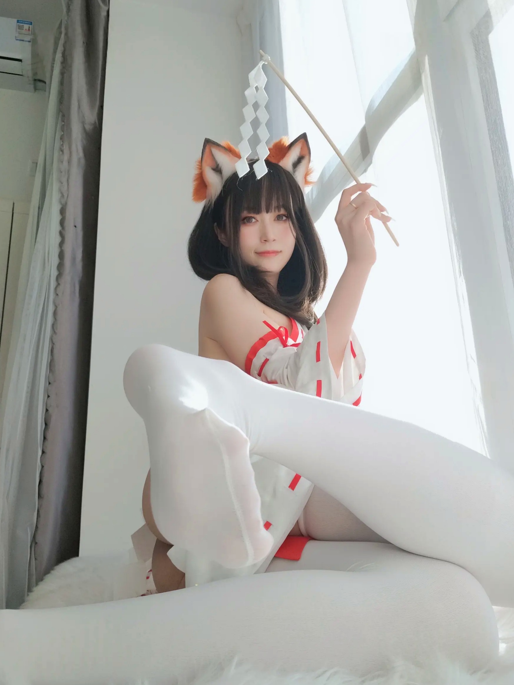 Gallery - Coser白银 - 神社小狐狸，极品二次元狐耳巫女Cosplay，清纯可爱与性感私房写真大尺度福利角色扮演私房照性感诱惑 女神私房照_秀色女神 - image 1