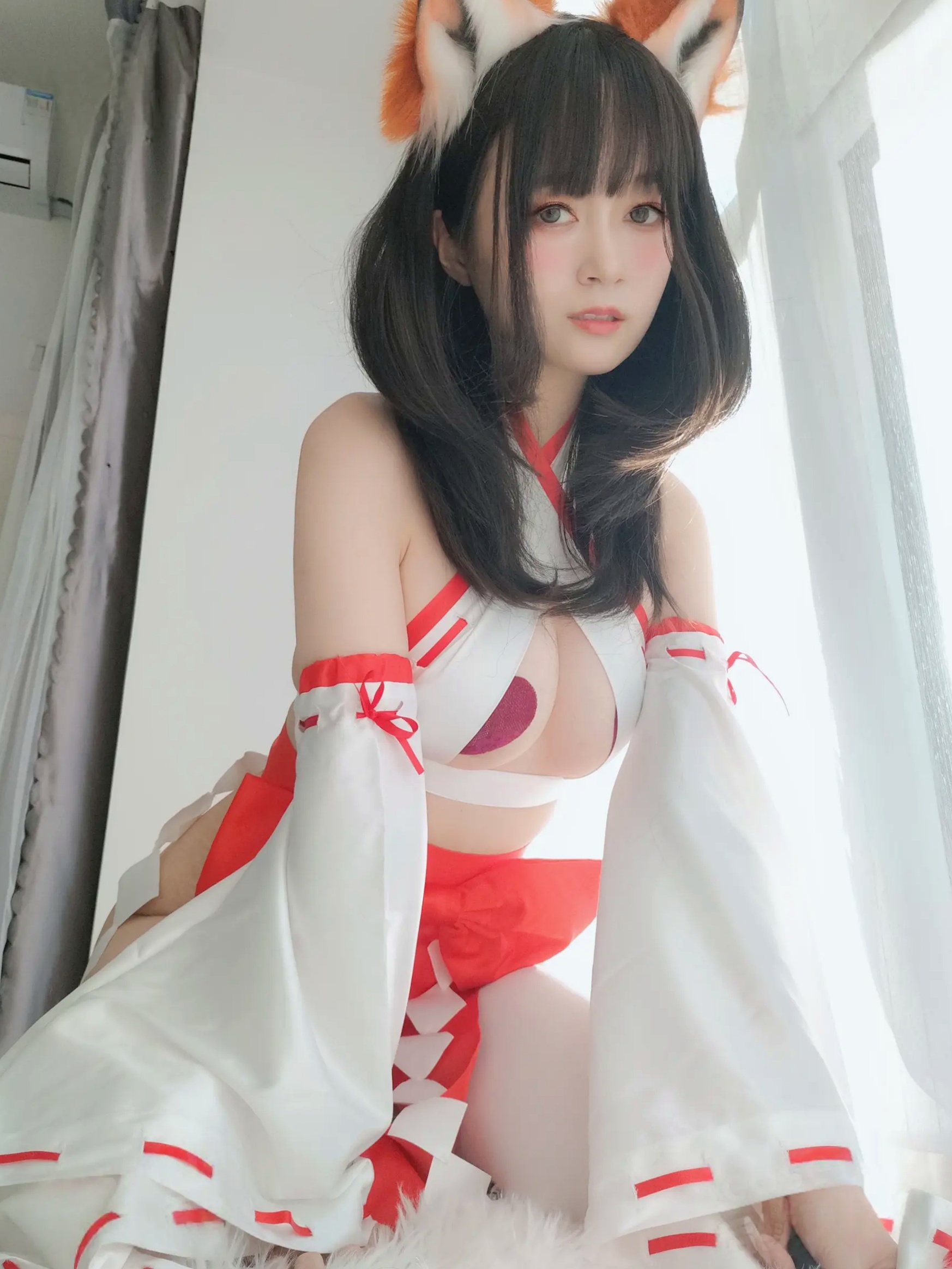 Gallery - Coser白银 - 神社小狐狸，极品二次元狐耳巫女Cosplay，清纯可爱与性感私房写真大尺度福利角色扮演私房照性感诱惑 女神私房照_秀色女神 - image 3
