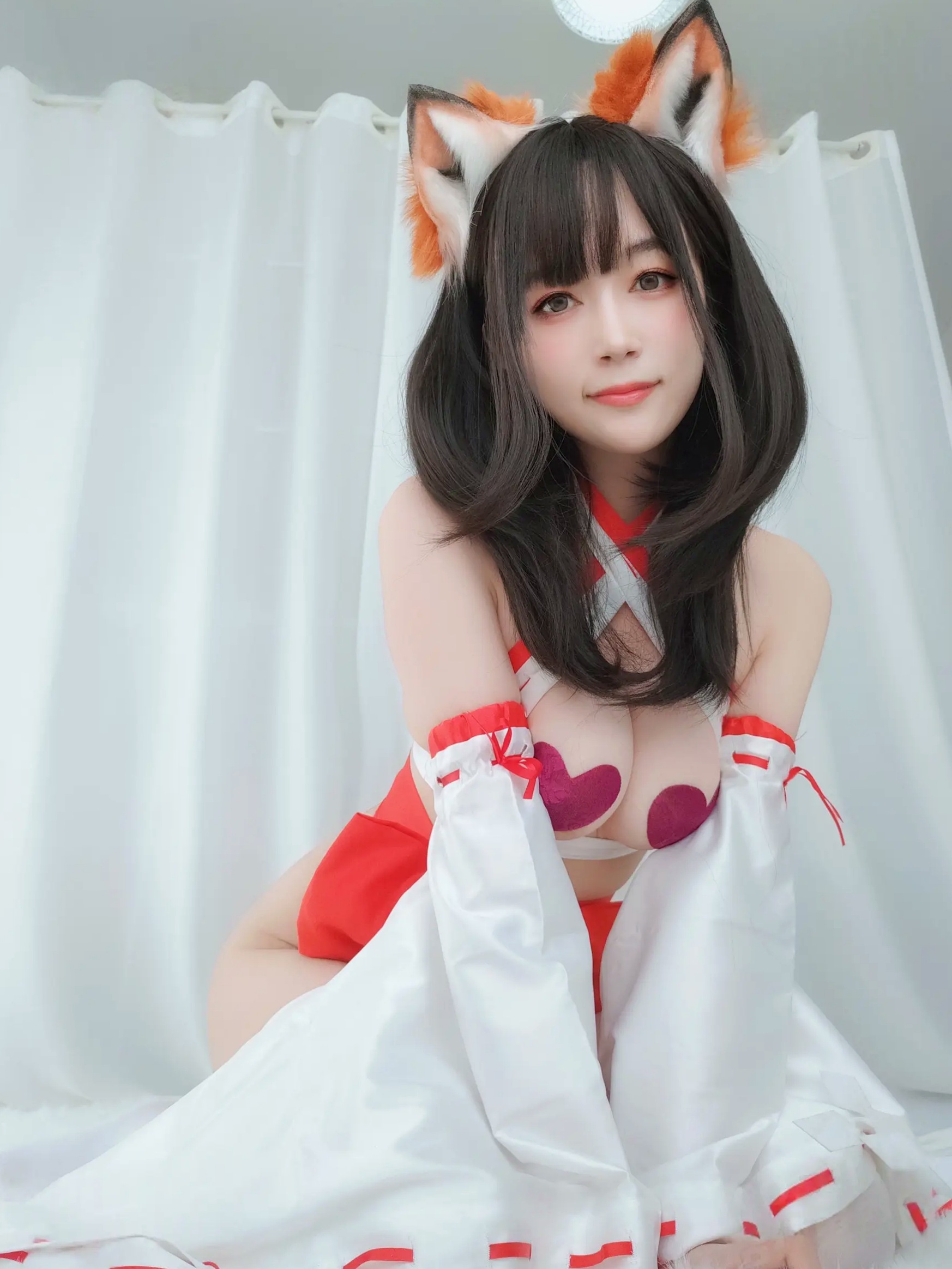 Gallery - Coser白银 - 神社小狐狸，极品二次元狐耳巫女Cosplay，清纯可爱与性感私房写真大尺度福利角色扮演私房照性感诱惑 女神私房照_秀色女神 - image 7