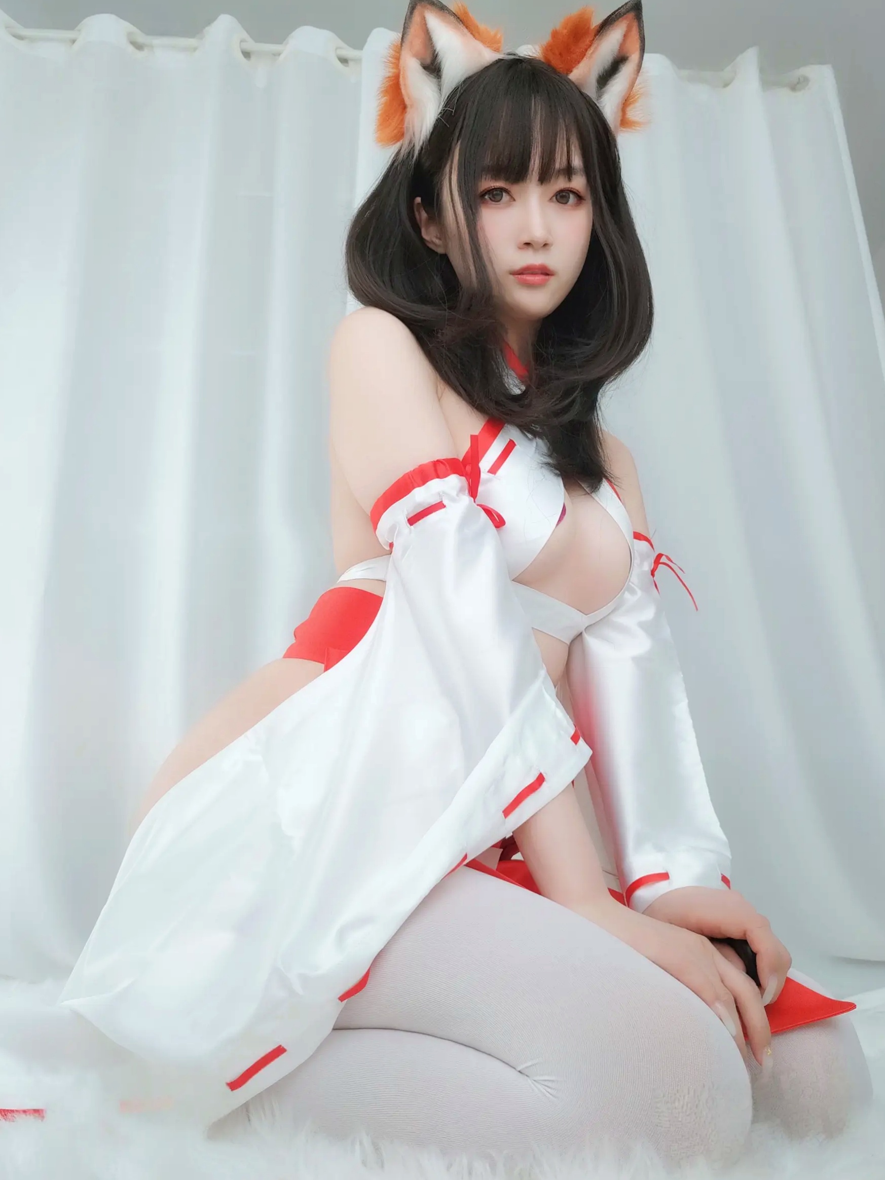 Gallery - Coser白银 - 神社小狐狸，极品二次元狐耳巫女Cosplay，清纯可爱与性感私房写真大尺度福利角色扮演私房照性感诱惑 女神私房照_秀色女神 - image 8