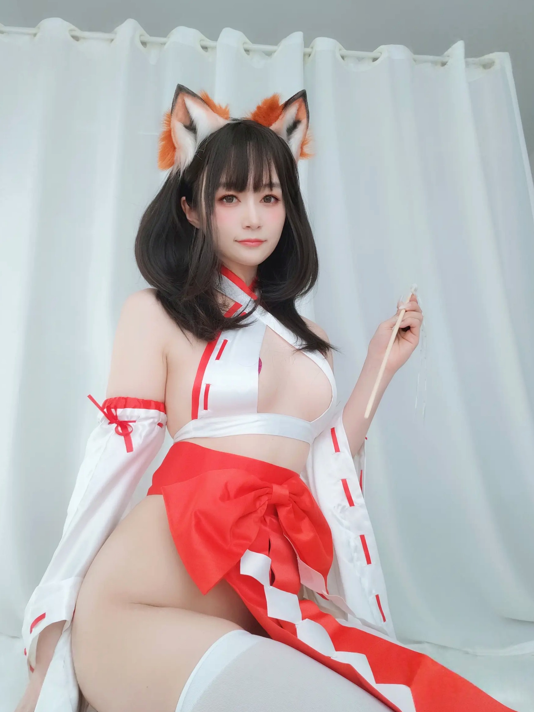 Gallery - Coser白银 - 神社小狐狸，极品二次元狐耳巫女Cosplay，清纯可爱与性感私房写真大尺度福利角色扮演私房照性感诱惑 女神私房照_秀色女神 - image 10