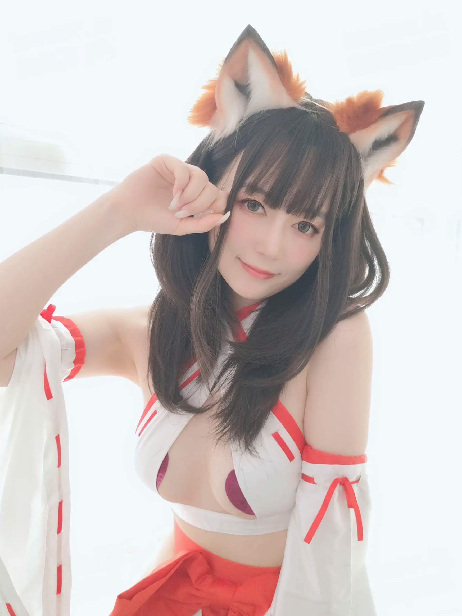Gallery - Coser白银 - 神社小狐狸，极品二次元狐耳巫女Cosplay，清纯可爱与性感私房写真大尺度福利角色扮演私房照性感诱惑 女神私房照_秀色女神 - image 18