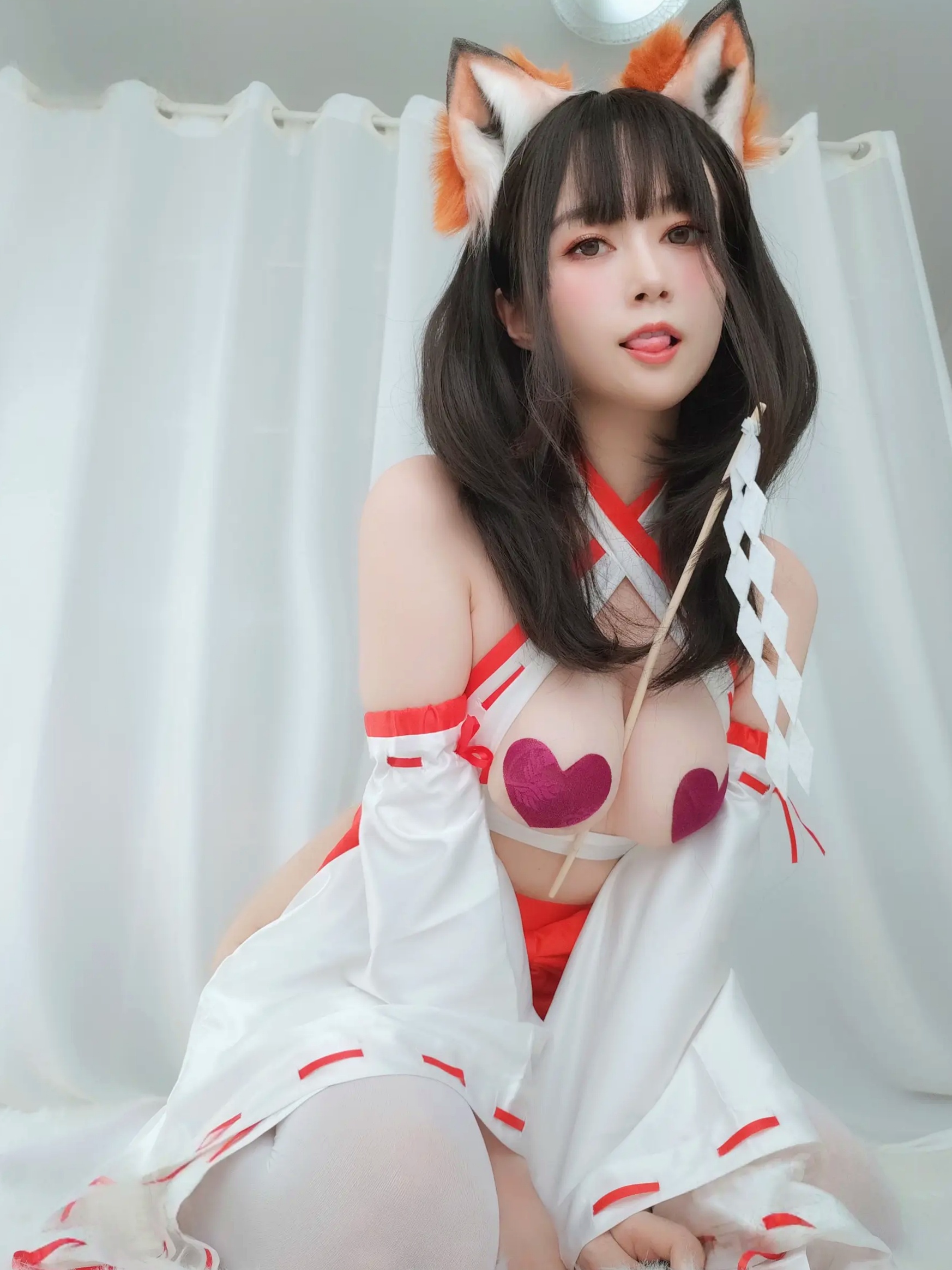 Gallery - Coser白银 - 神社小狐狸，极品二次元狐耳巫女Cosplay，清纯可爱与性感私房写真大尺度福利角色扮演私房照性感诱惑 女神私房照_秀色女神 - image 23