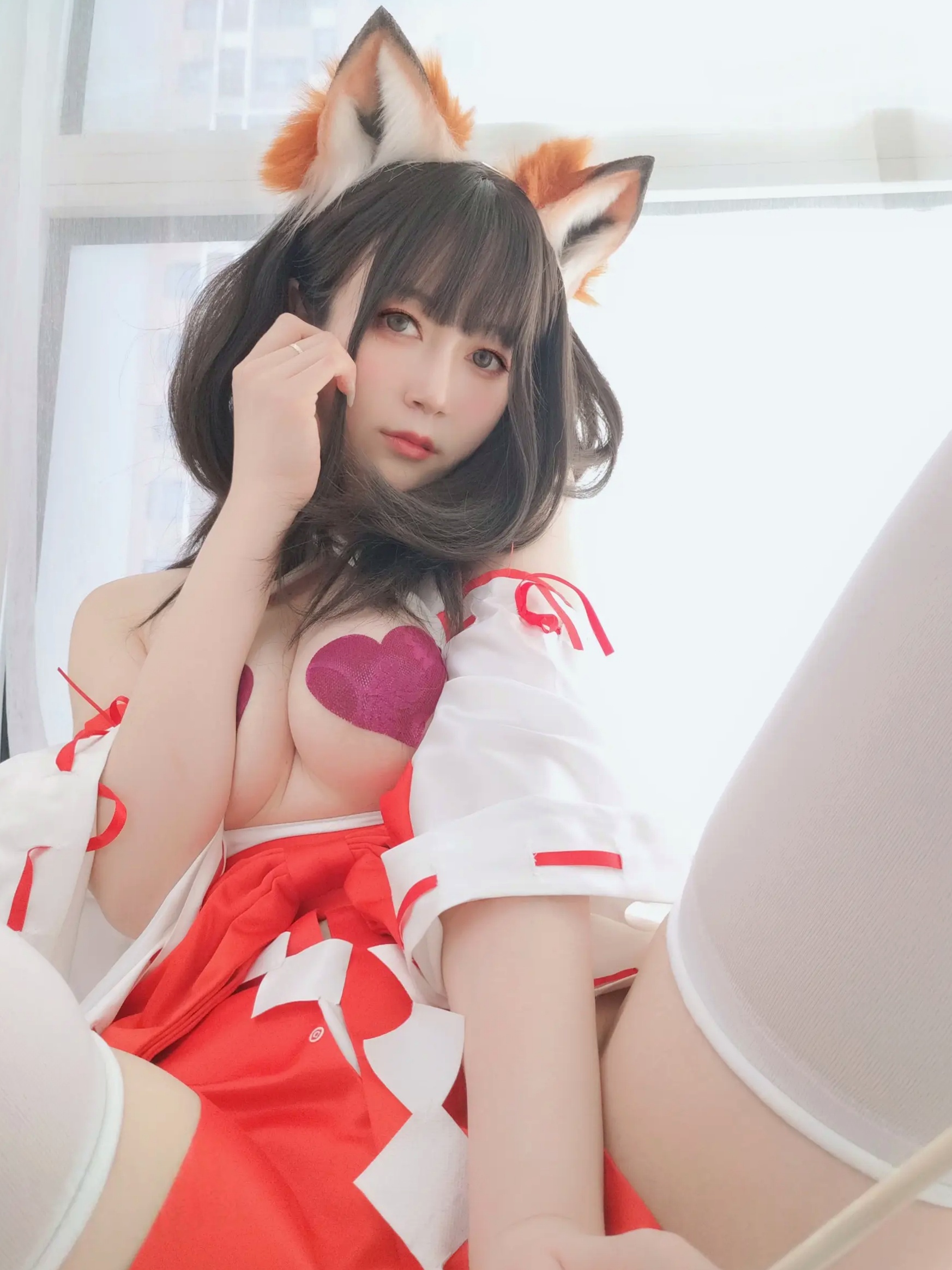 Gallery - Coser白银 - 神社小狐狸，极品二次元狐耳巫女Cosplay，清纯可爱与性感私房写真大尺度福利角色扮演私房照性感诱惑 女神私房照_秀色女神 - image 32