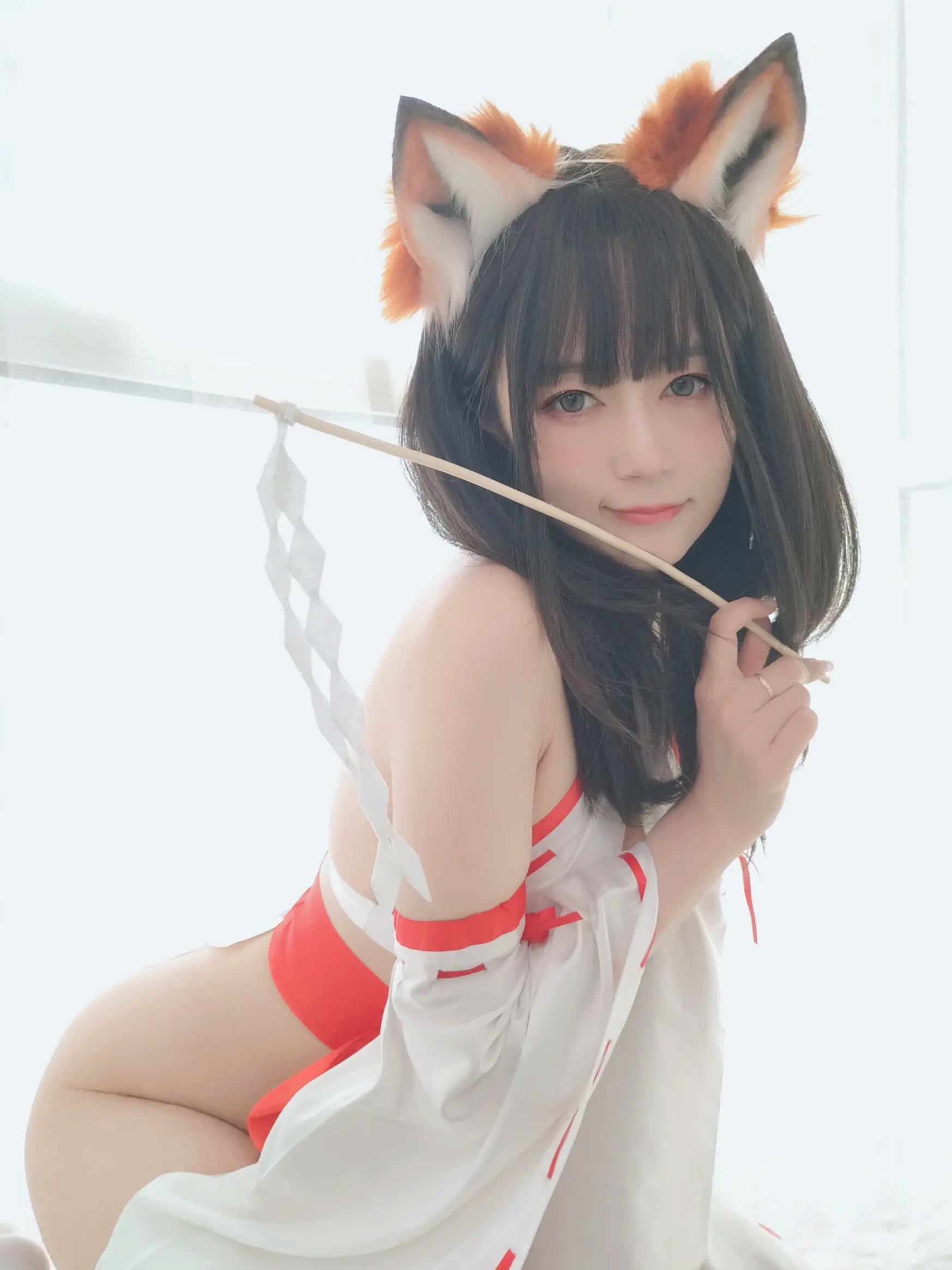 Gallery - Coser白银 - 神社小狐狸，极品二次元狐耳巫女Cosplay，清纯可爱与性感私房写真大尺度福利角色扮演私房照性感诱惑 女神私房照_秀色女神 - image 44
