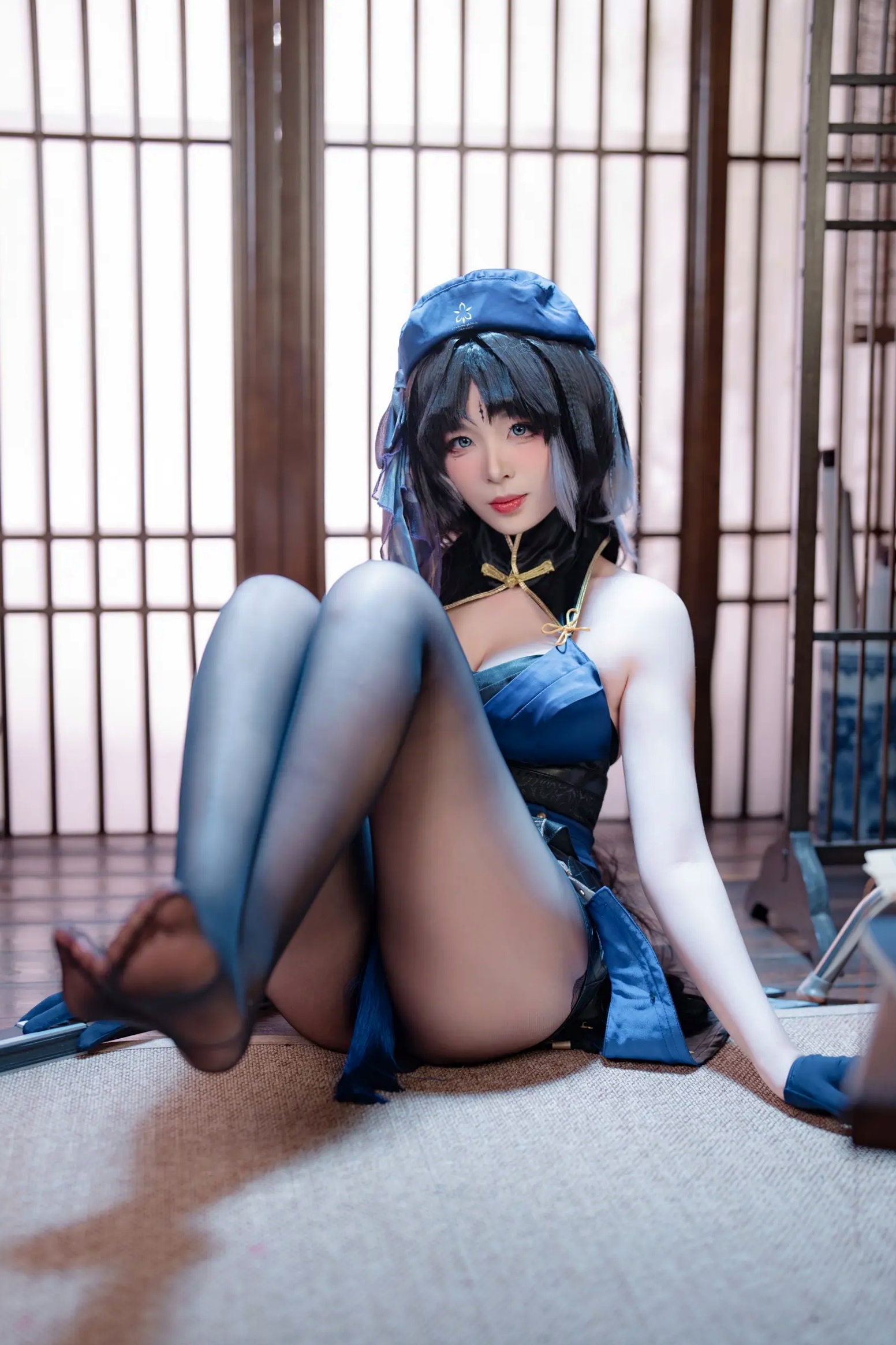 Gallery - 轩萧学姐 - 秧秧，游戏角色高还原Cosplay，冷艳飒爽制服配黑丝长腿，极品女神摄影棚写真角色扮演制服黑丝冷艳清纯 女神私房照_秀色女神 - image 5