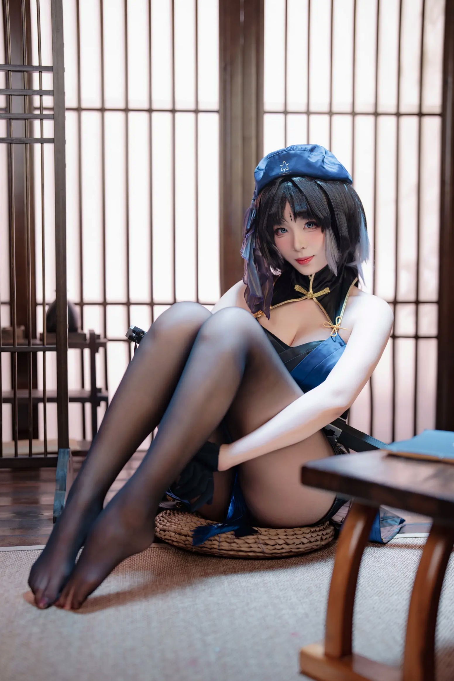 Gallery - 轩萧学姐 - 秧秧，游戏角色高还原Cosplay，冷艳飒爽制服配黑丝长腿，极品女神摄影棚写真角色扮演制服黑丝冷艳清纯 女神私房照_秀色女神 - image 11