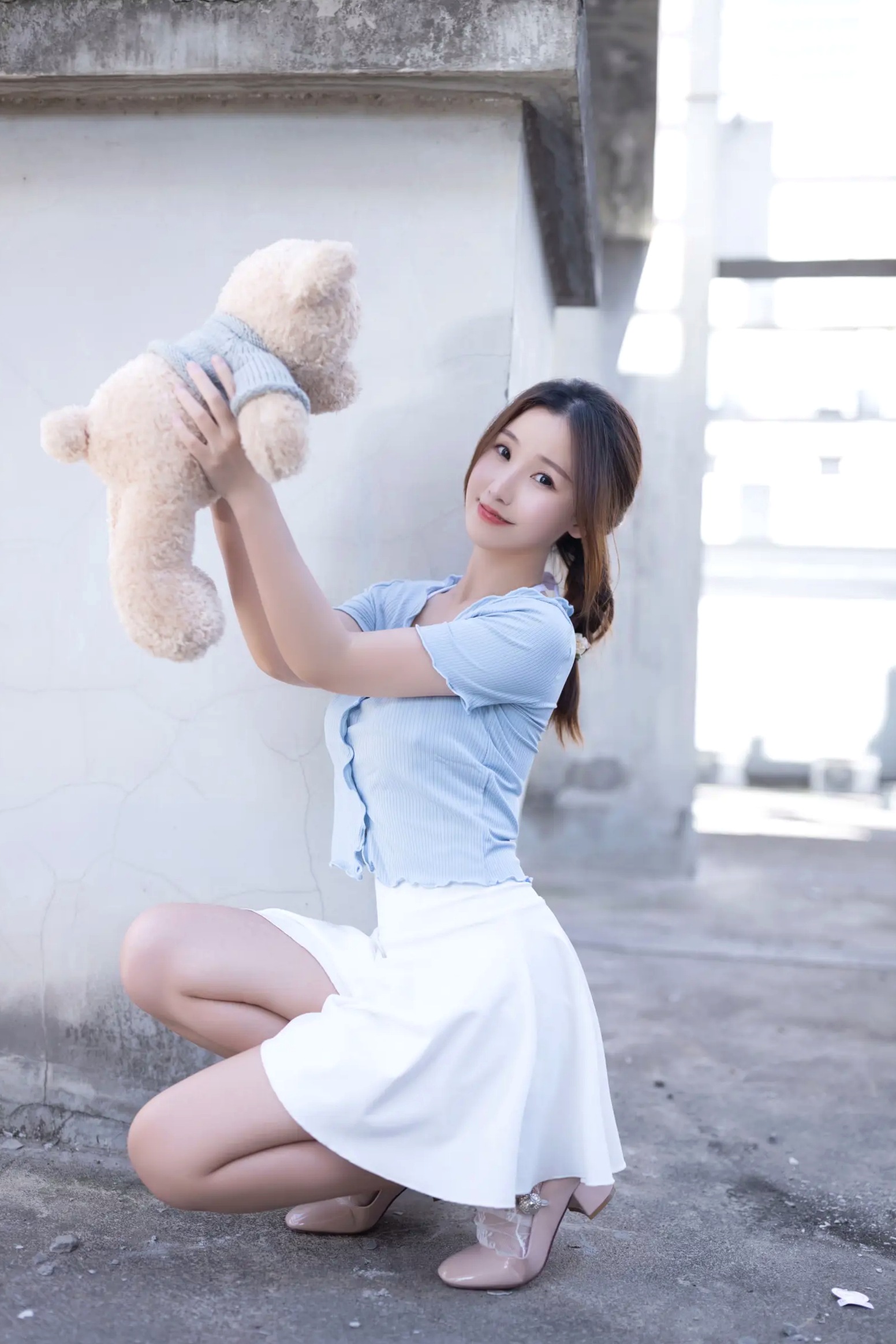 Gallery - 杏子 - 天台户外私房写真，清纯蓝白制服诱惑，极致性感大尺度视觉，完美身材撩人心弦 [120P]性感私房照诱惑大尺度制服 女神私房照_秀色女神 - image 2