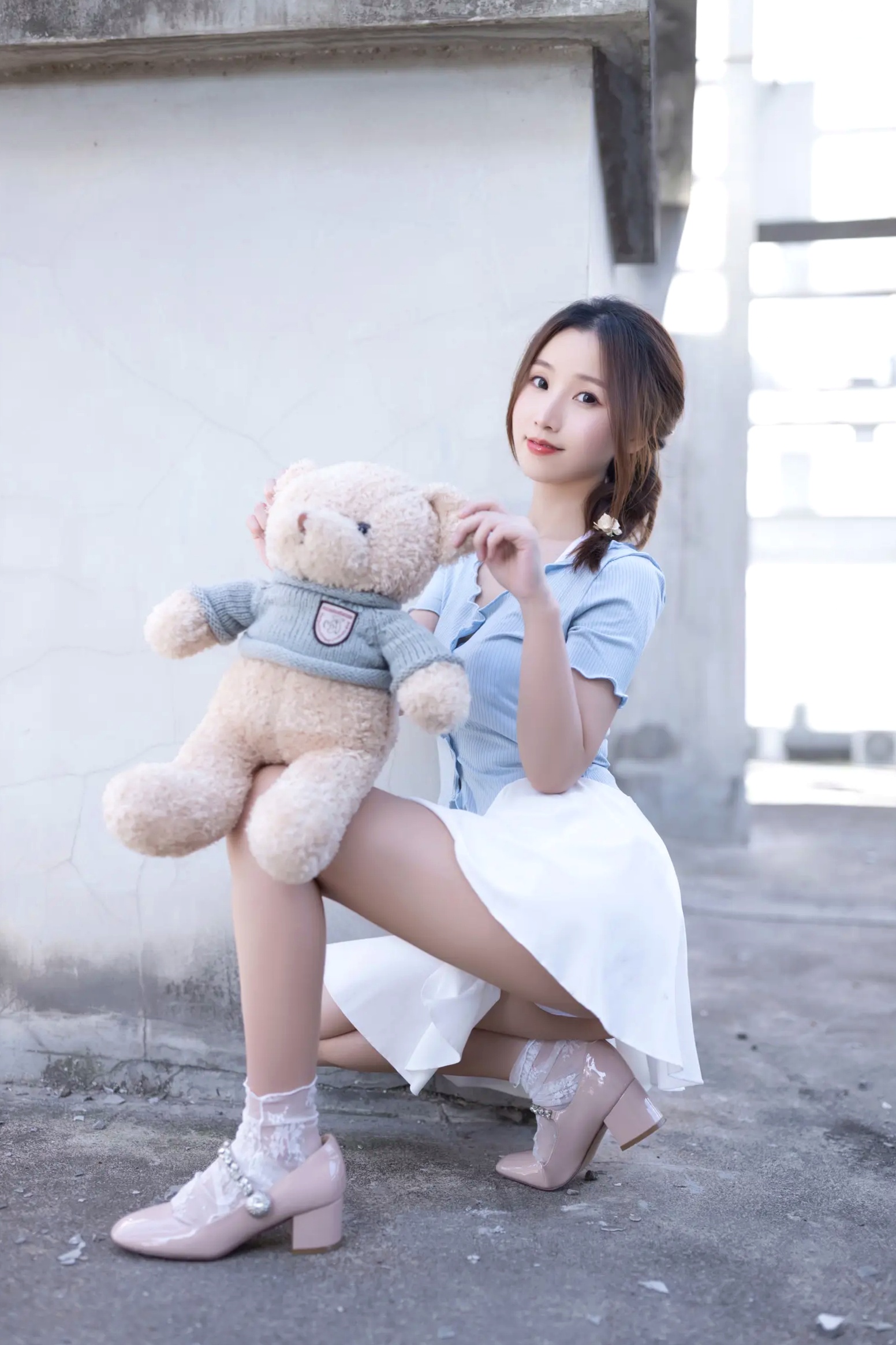 Gallery - 杏子 - 天台户外私房写真，清纯蓝白制服诱惑，极致性感大尺度视觉，完美身材撩人心弦 [120P]性感私房照诱惑大尺度制服 女神私房照_秀色女神 - image 3