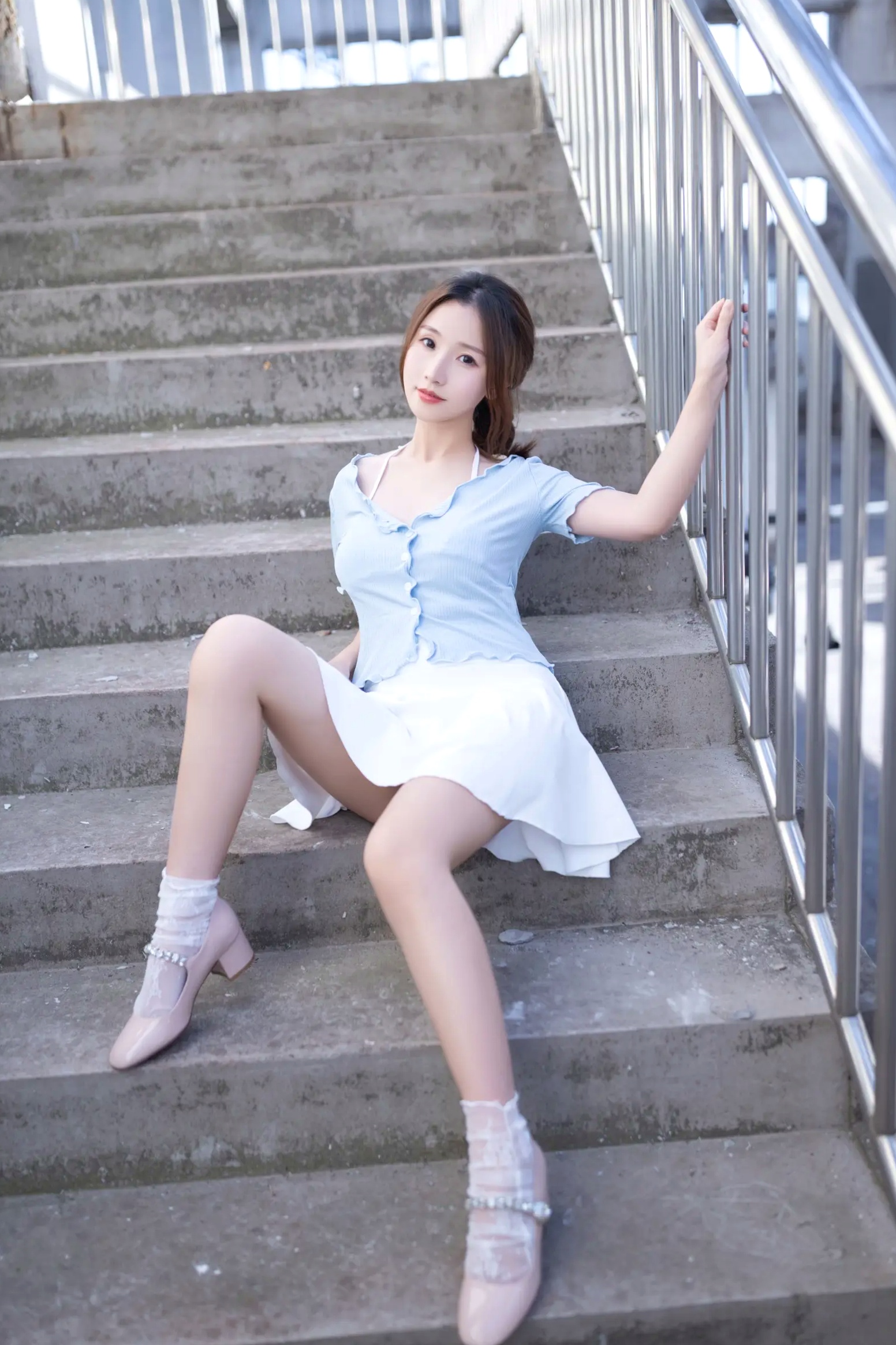 Gallery - 杏子 - 天台户外私房写真，清纯蓝白制服诱惑，极致性感大尺度视觉，完美身材撩人心弦 [120P]性感私房照诱惑大尺度制服 女神私房照_秀色女神 - image 11