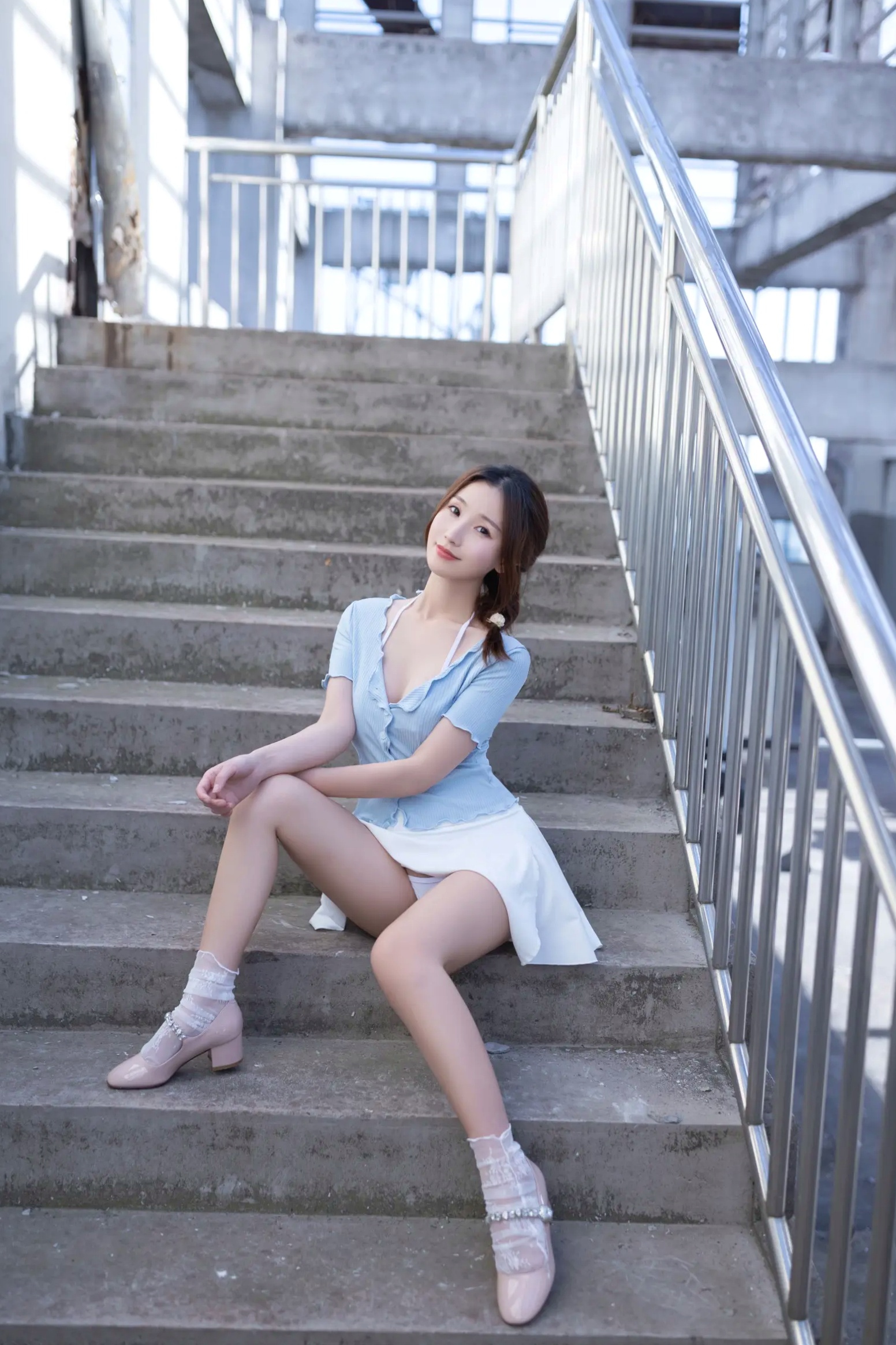 Gallery - 杏子 - 天台户外私房写真，清纯蓝白制服诱惑，极致性感大尺度视觉，完美身材撩人心弦 [120P]性感私房照诱惑大尺度制服 女神私房照_秀色女神 - image 12