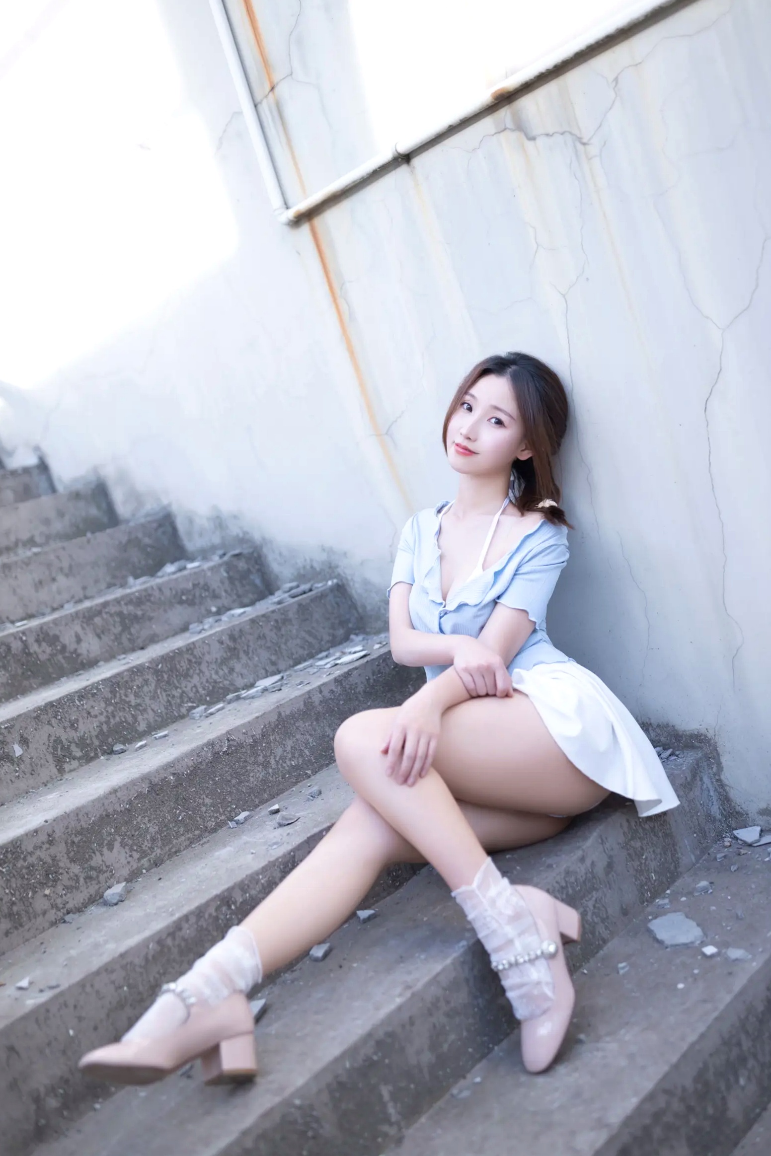 Gallery - 杏子 - 天台户外私房写真，清纯蓝白制服诱惑，极致性感大尺度视觉，完美身材撩人心弦 [120P]性感私房照诱惑大尺度制服 女神私房照_秀色女神 - image 23