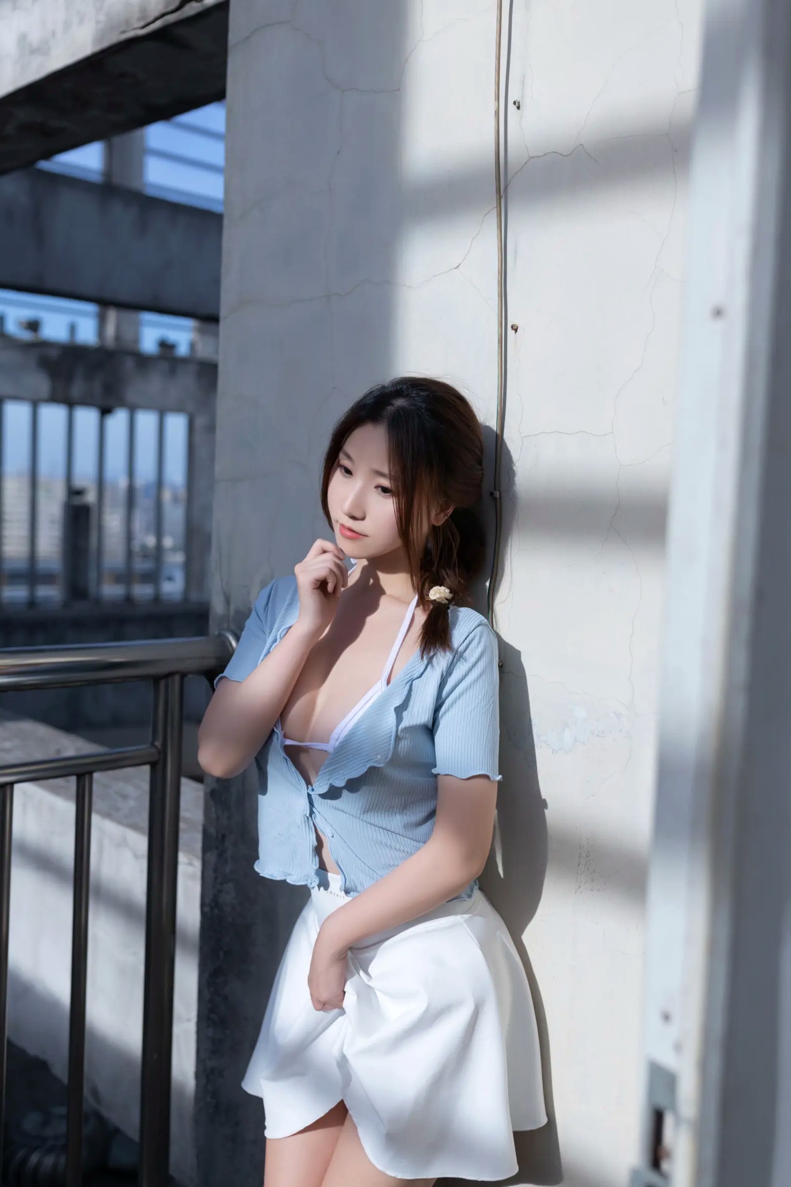 Gallery - 杏子 - 天台户外私房写真，清纯蓝白制服诱惑，极致性感大尺度视觉，完美身材撩人心弦 [120P]性感私房照诱惑大尺度制服 女神私房照_秀色女神 - image 32