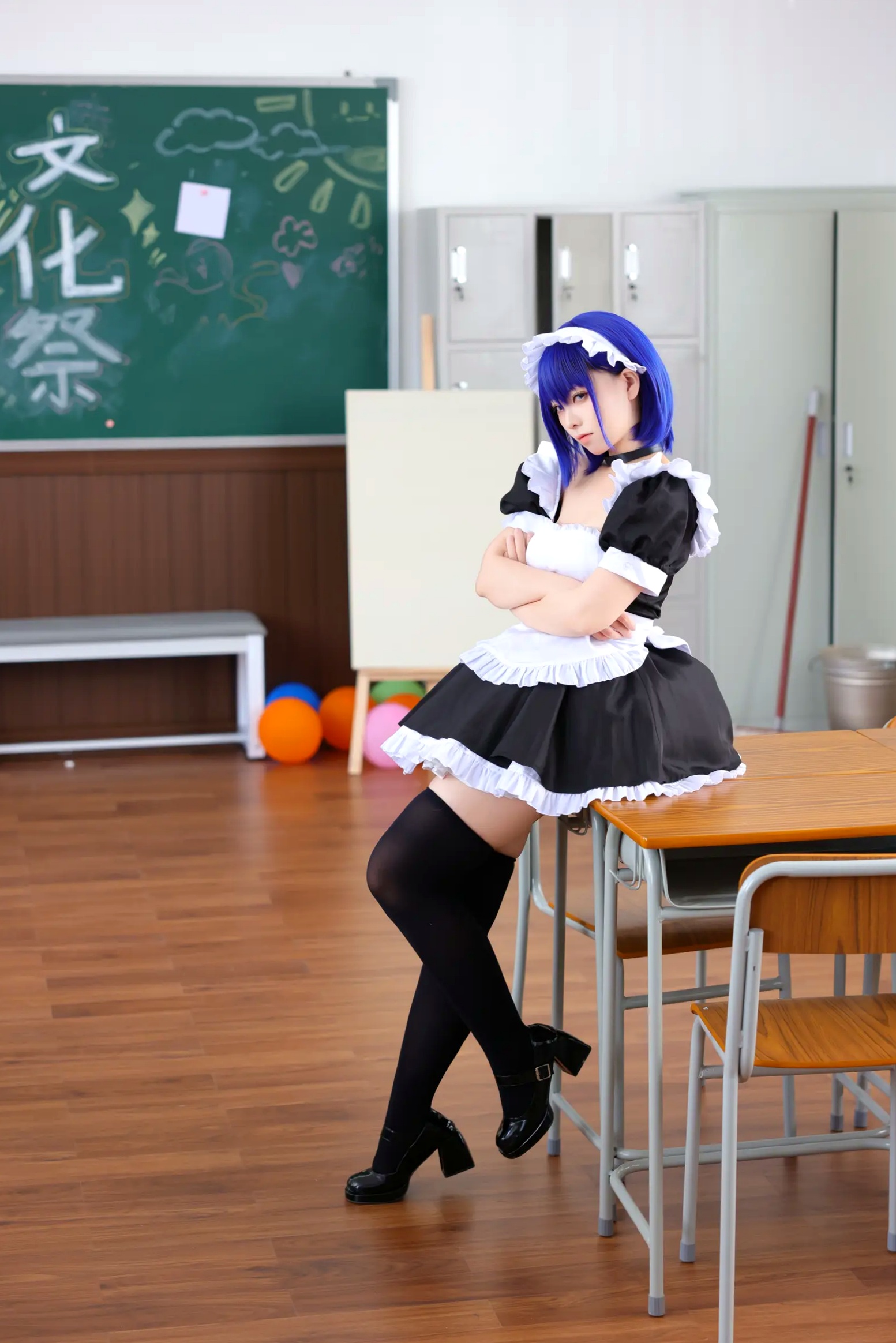 Gallery - G44不会受伤 枫与玲二次元女仆装Cosplay，绝美蓝发气质美女室内私房写真[49P]角色扮演女仆诱惑萌系治愈系 女神私房照_秀色女神 - image 1