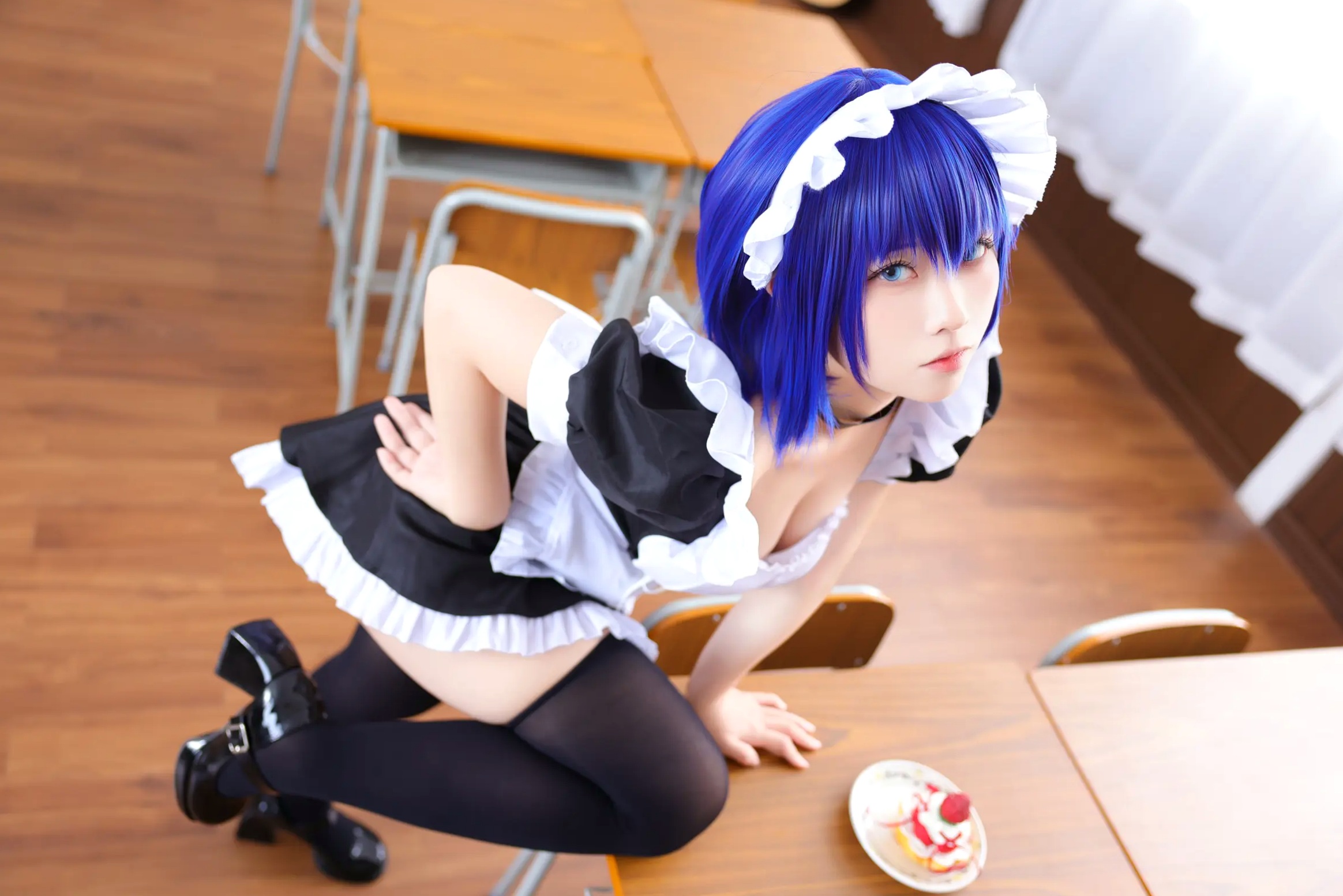 Gallery - G44不会受伤 枫与玲二次元女仆装Cosplay，绝美蓝发气质美女室内私房写真[49P]角色扮演女仆诱惑萌系治愈系 女神私房照_秀色女神 - image 16